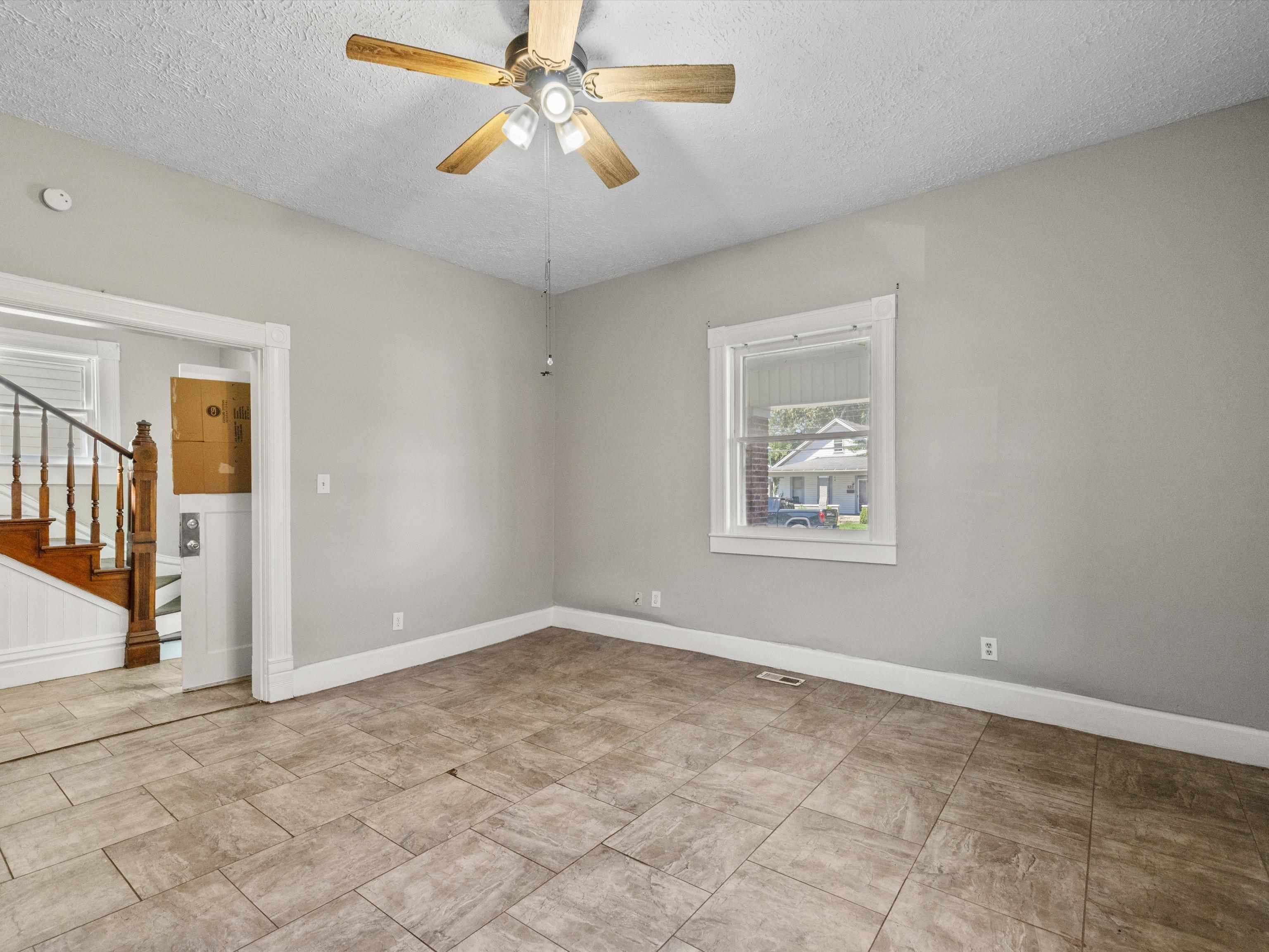 523 Walnut Street, Owensboro, Kentucky 42303, 3 Bedrooms Bedrooms, ,2 BathroomsBathrooms,Single Family Residence,For Sale,Walnut Street,90070