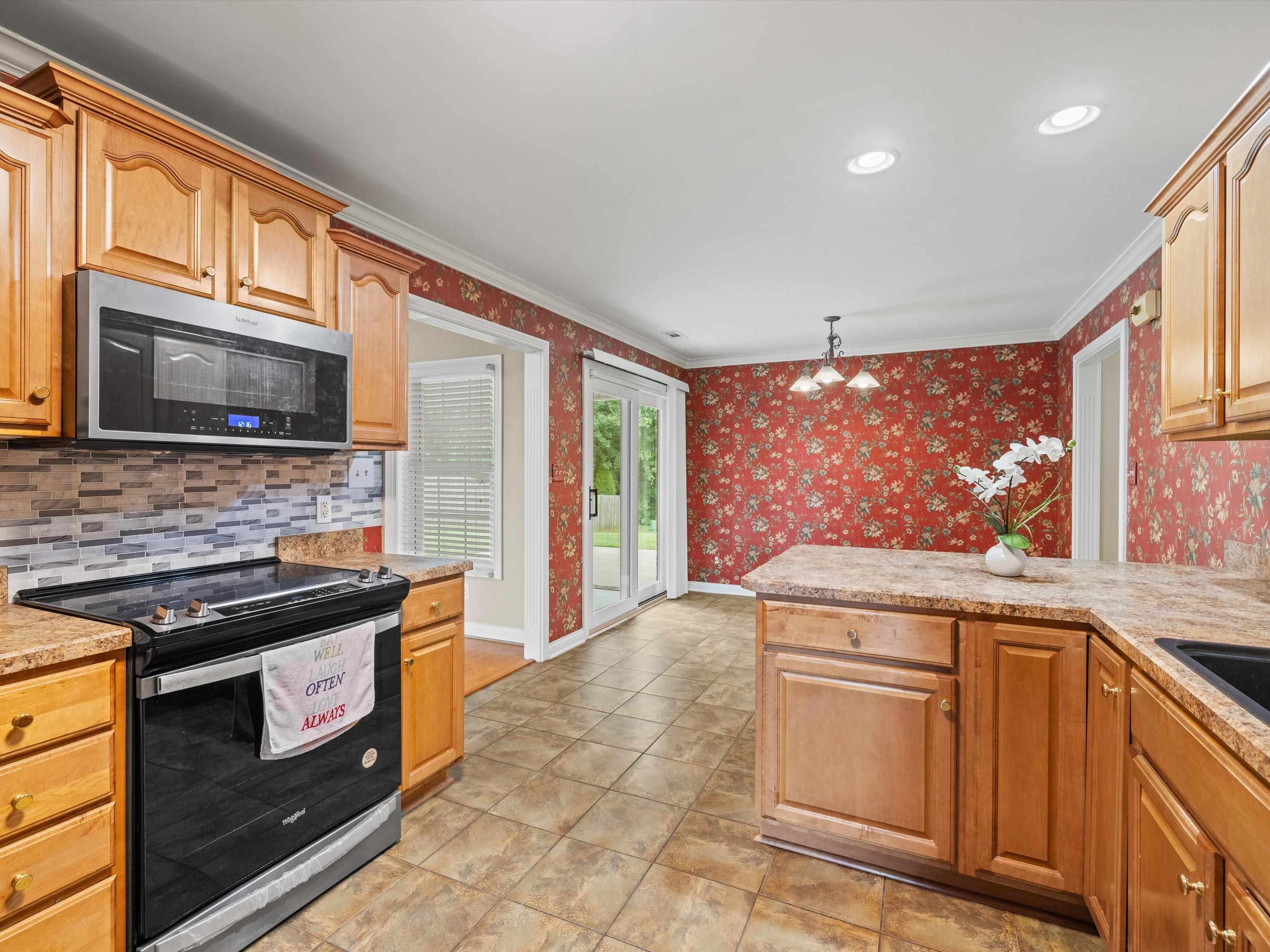 3878 Pine Lake Ct, Owensboro, Kentucky 42303, 3 Bedrooms Bedrooms, ,2 BathroomsBathrooms,Single Family Residence,For Sale,Pine Lake Ct,90074