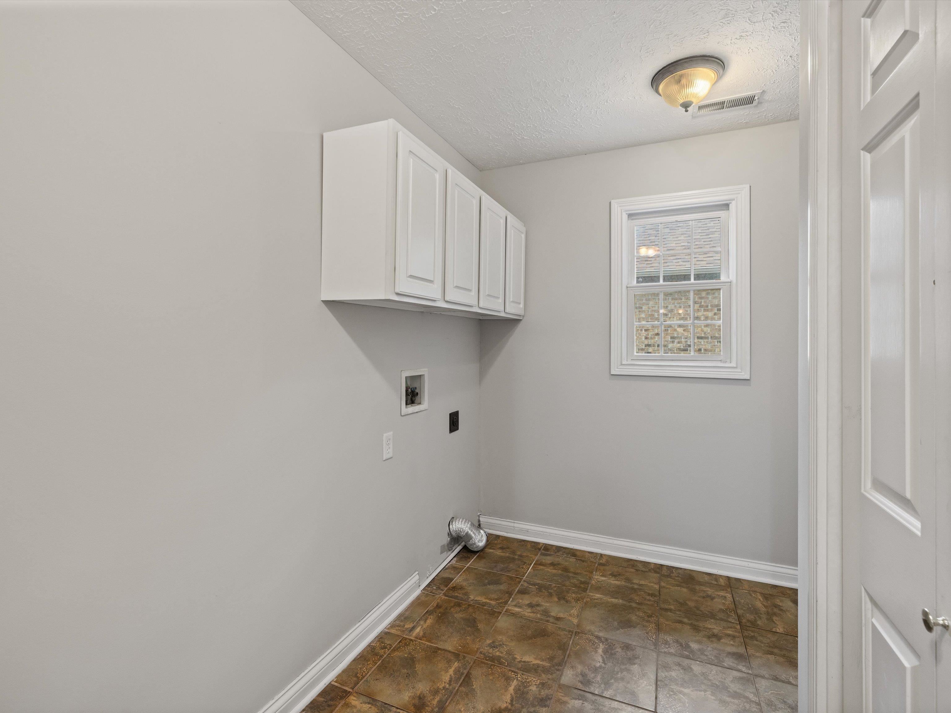 3878 Pine Lake Ct, Owensboro, Kentucky 42303, 3 Bedrooms Bedrooms, ,2 BathroomsBathrooms,Single Family Residence,For Sale,Pine Lake Ct,90074