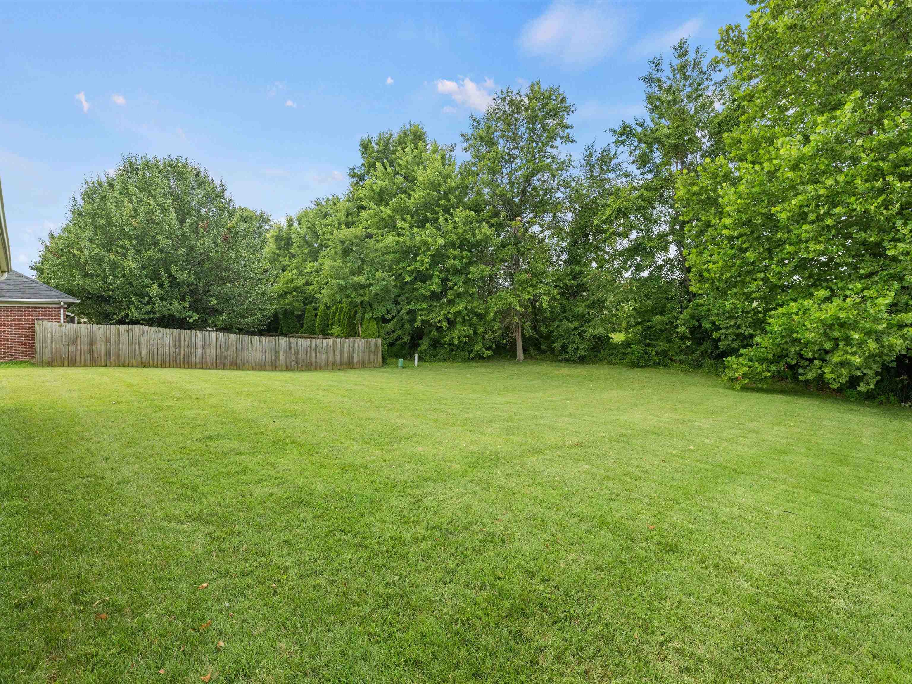 3878 Pine Lake Ct, Owensboro, Kentucky 42303, 3 Bedrooms Bedrooms, ,2 BathroomsBathrooms,Single Family Residence,For Sale,Pine Lake Ct,90074