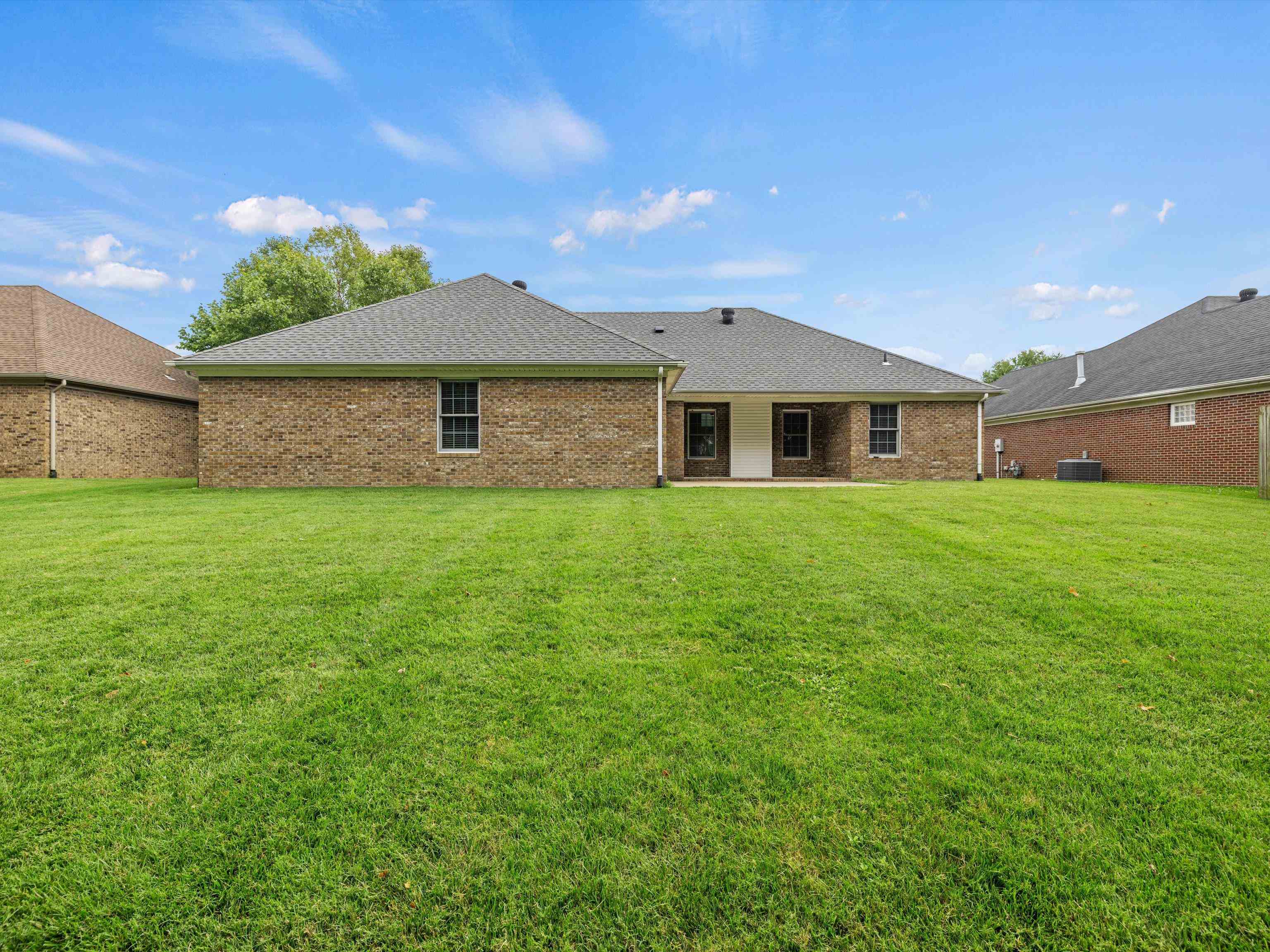 3878 Pine Lake Ct, Owensboro, Kentucky 42303, 3 Bedrooms Bedrooms, ,2 BathroomsBathrooms,Single Family Residence,For Sale,Pine Lake Ct,90074