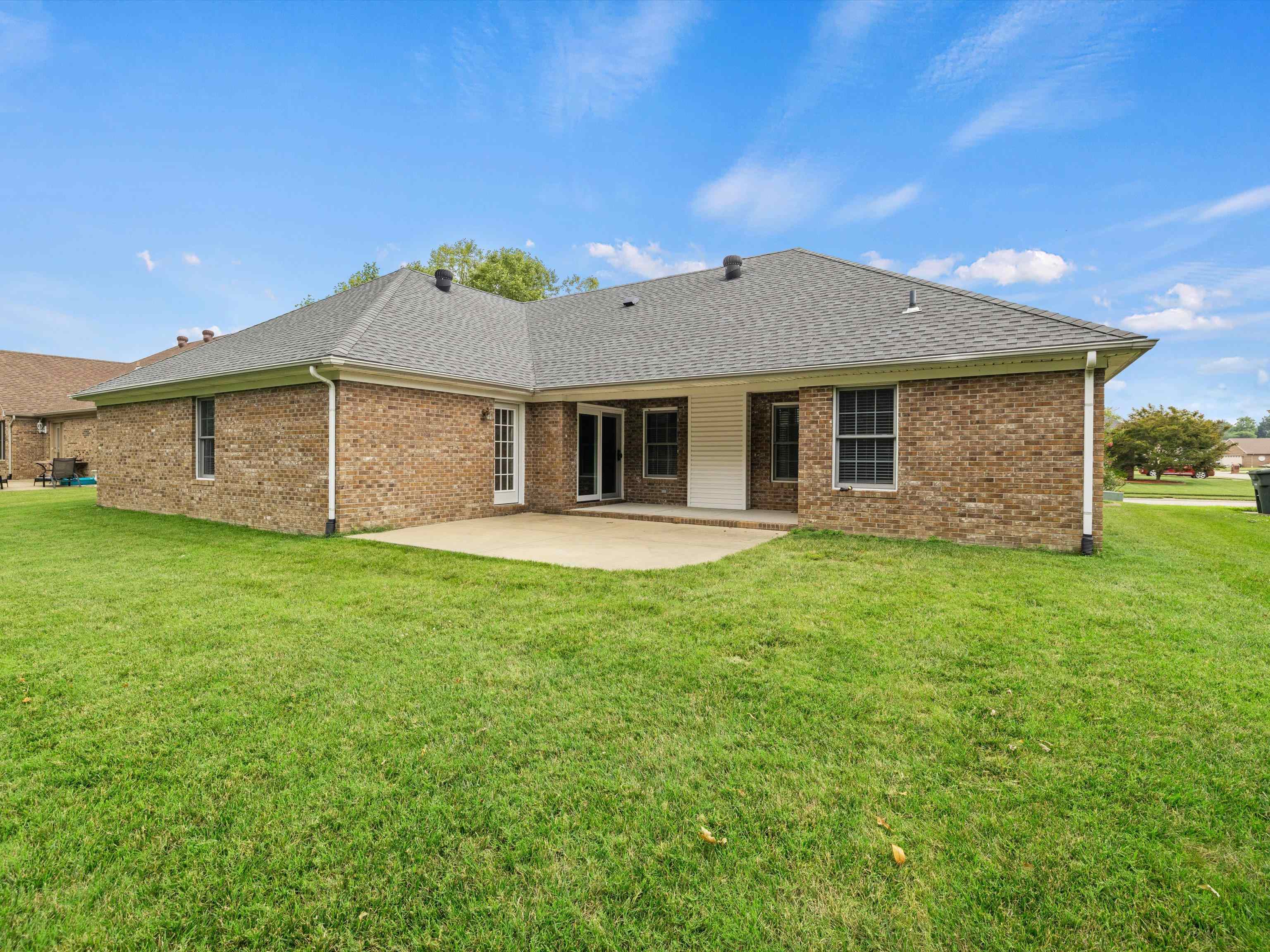 3878 Pine Lake Ct, Owensboro, Kentucky 42303, 3 Bedrooms Bedrooms, ,2 BathroomsBathrooms,Single Family Residence,For Sale,Pine Lake Ct,90074