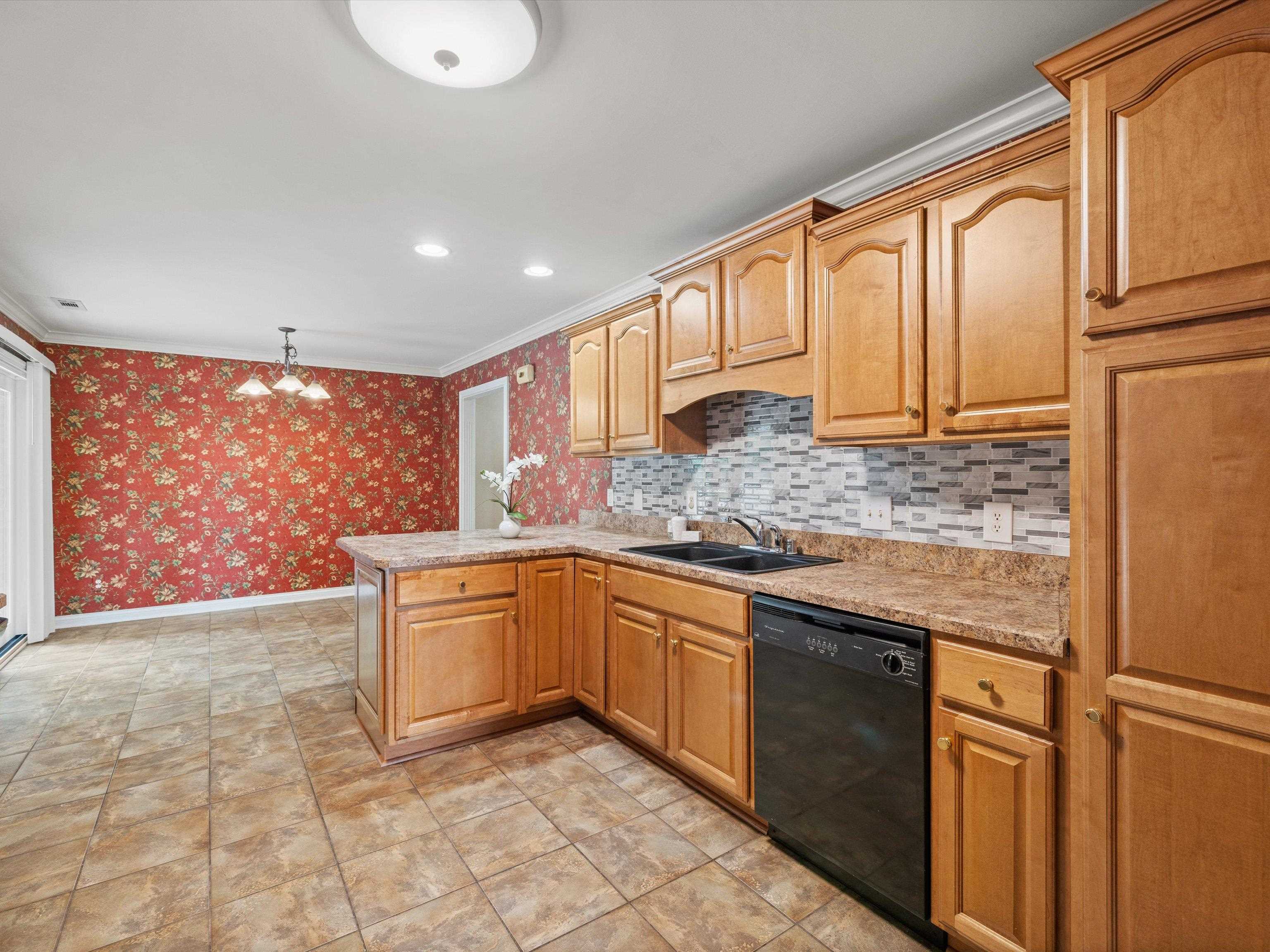 3878 Pine Lake Ct, Owensboro, Kentucky 42303, 3 Bedrooms Bedrooms, ,2 BathroomsBathrooms,Single Family Residence,For Sale,Pine Lake Ct,90074
