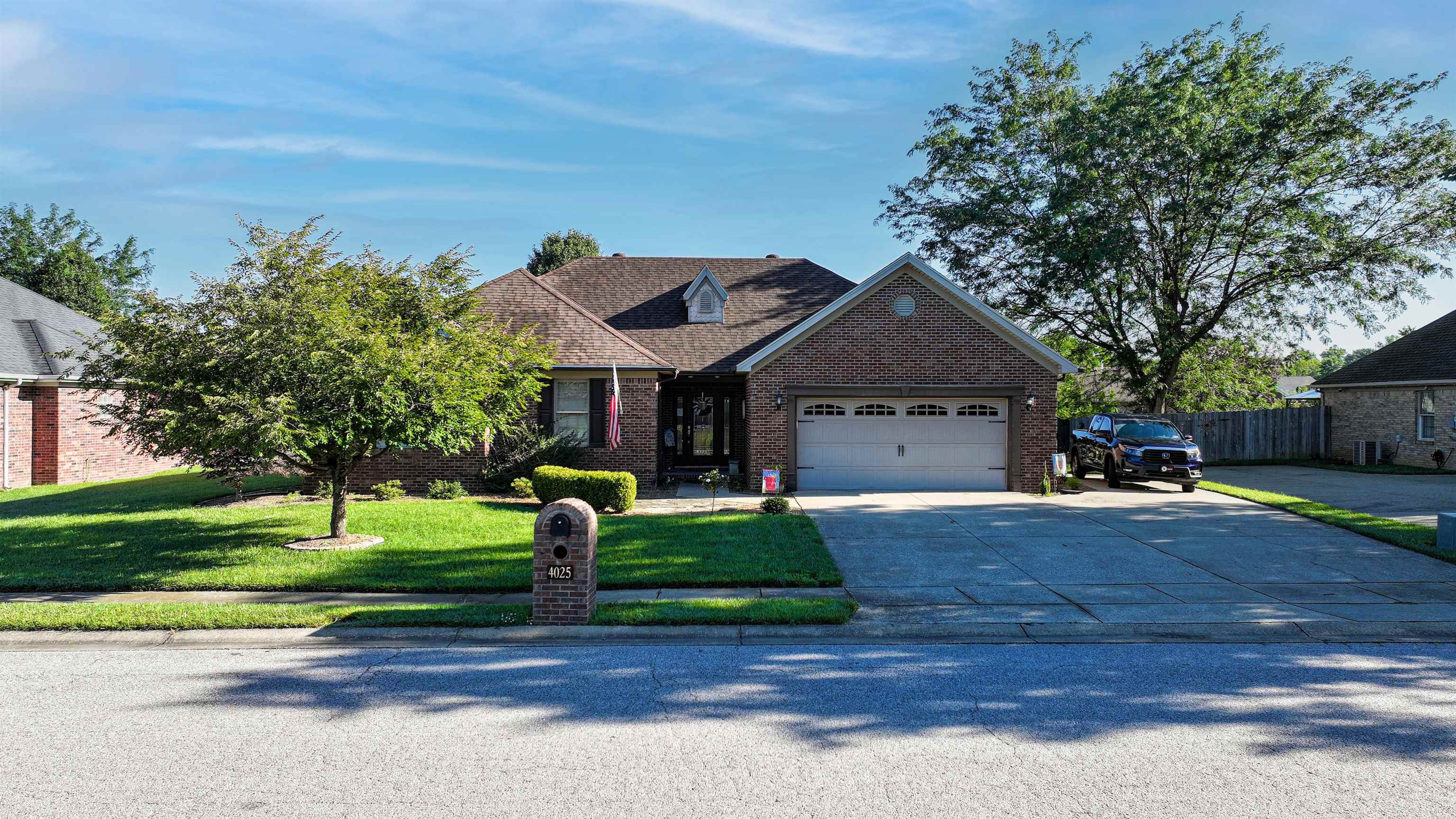 4025 Pine Lake Ct., Owensboro, Kentucky 42303, 4 Bedrooms Bedrooms, ,2 BathroomsBathrooms,Single Family Residence,For Sale,Pine Lake Ct.,90082