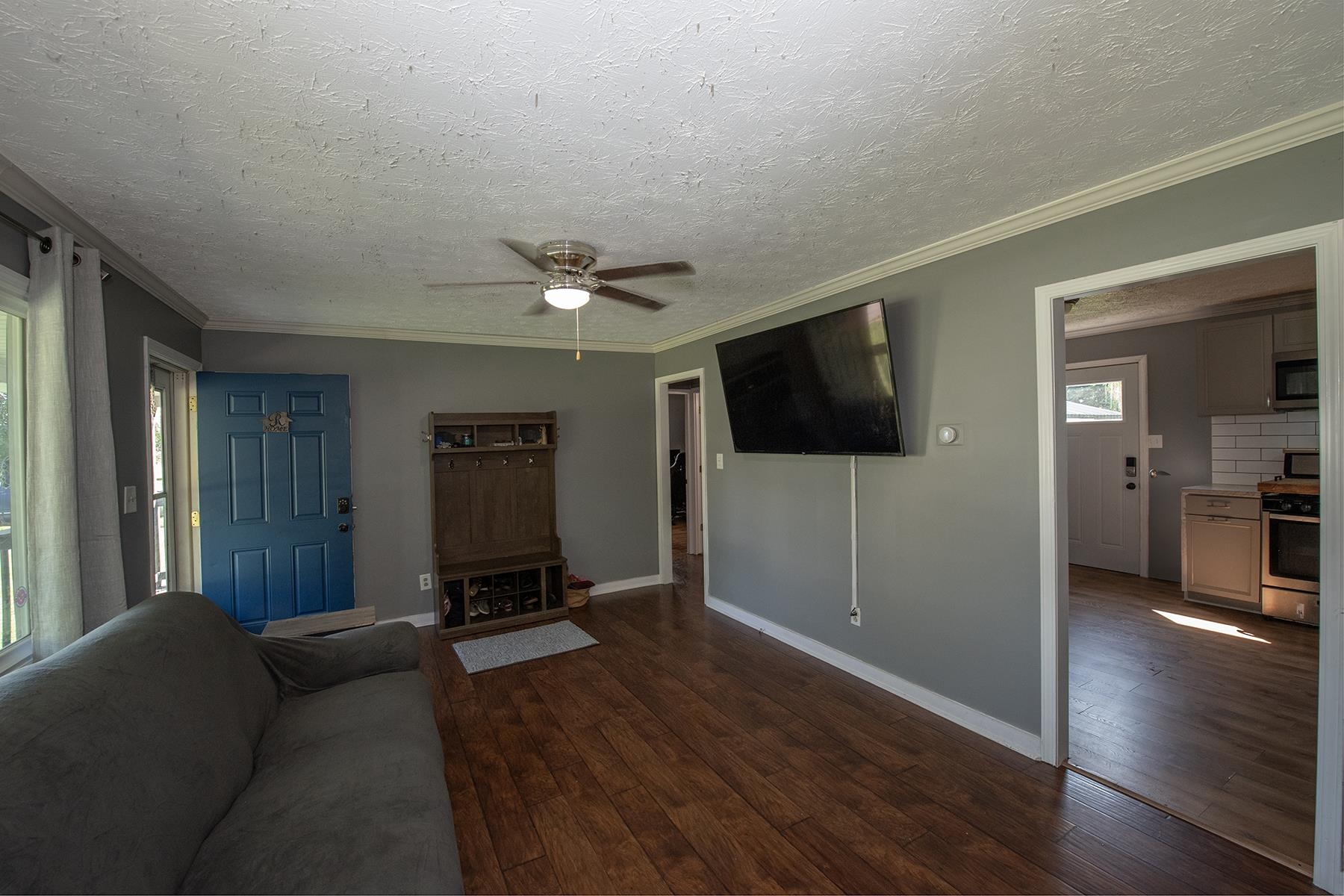 2704 10th Street, Owensboro, Kentucky 42303, 2 Bedrooms Bedrooms, ,1 BathroomBathrooms,Single Family Residence,For Sale,10th Street,90083