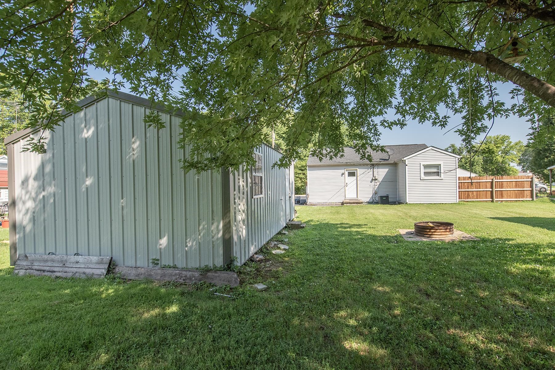 2704 10th Street, Owensboro, Kentucky 42303, 2 Bedrooms Bedrooms, ,1 BathroomBathrooms,Single Family Residence,For Sale,10th Street,90083