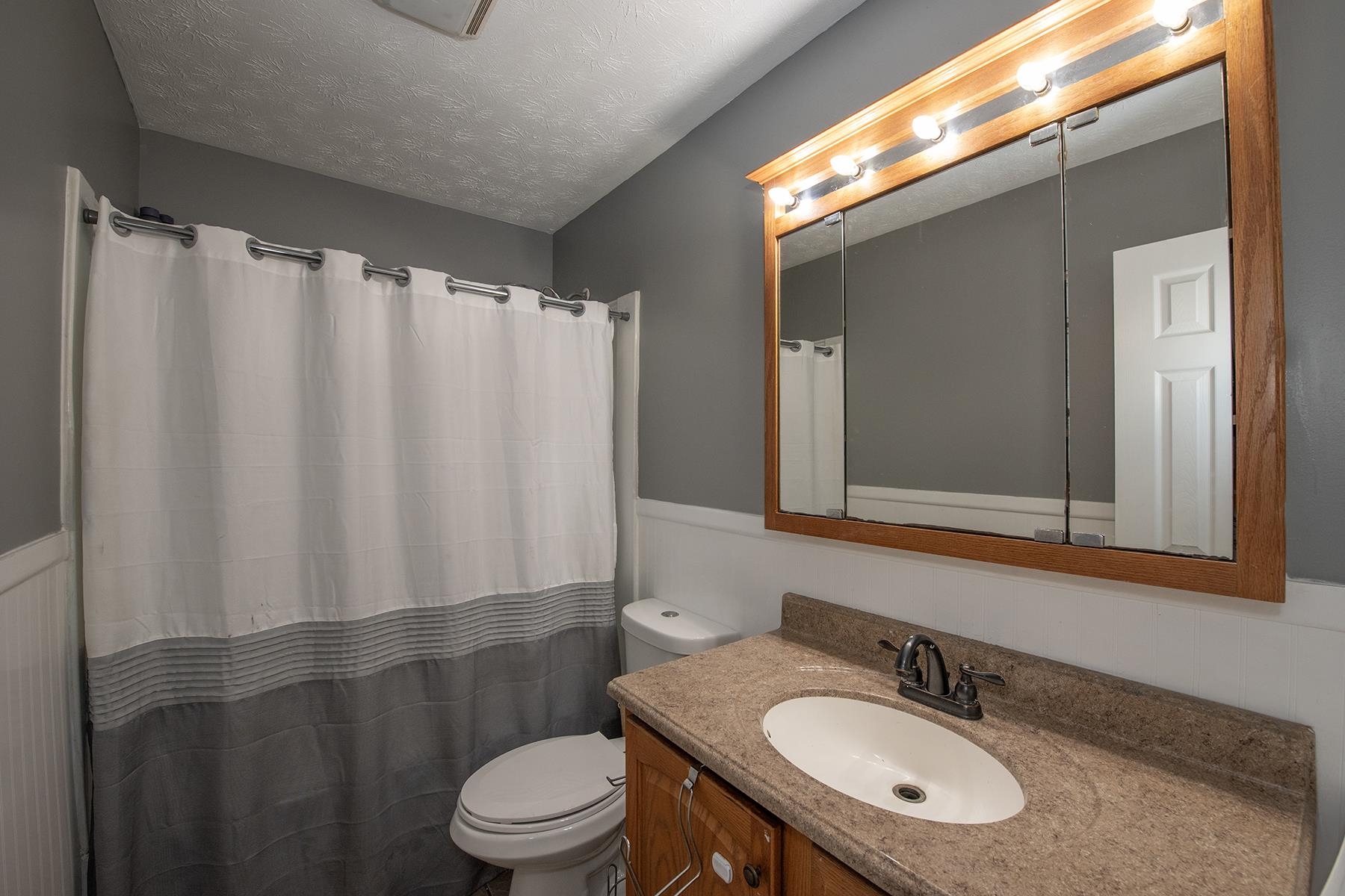 2704 10th Street, Owensboro, Kentucky 42303, 2 Bedrooms Bedrooms, ,1 BathroomBathrooms,Single Family Residence,For Sale,10th Street,90083