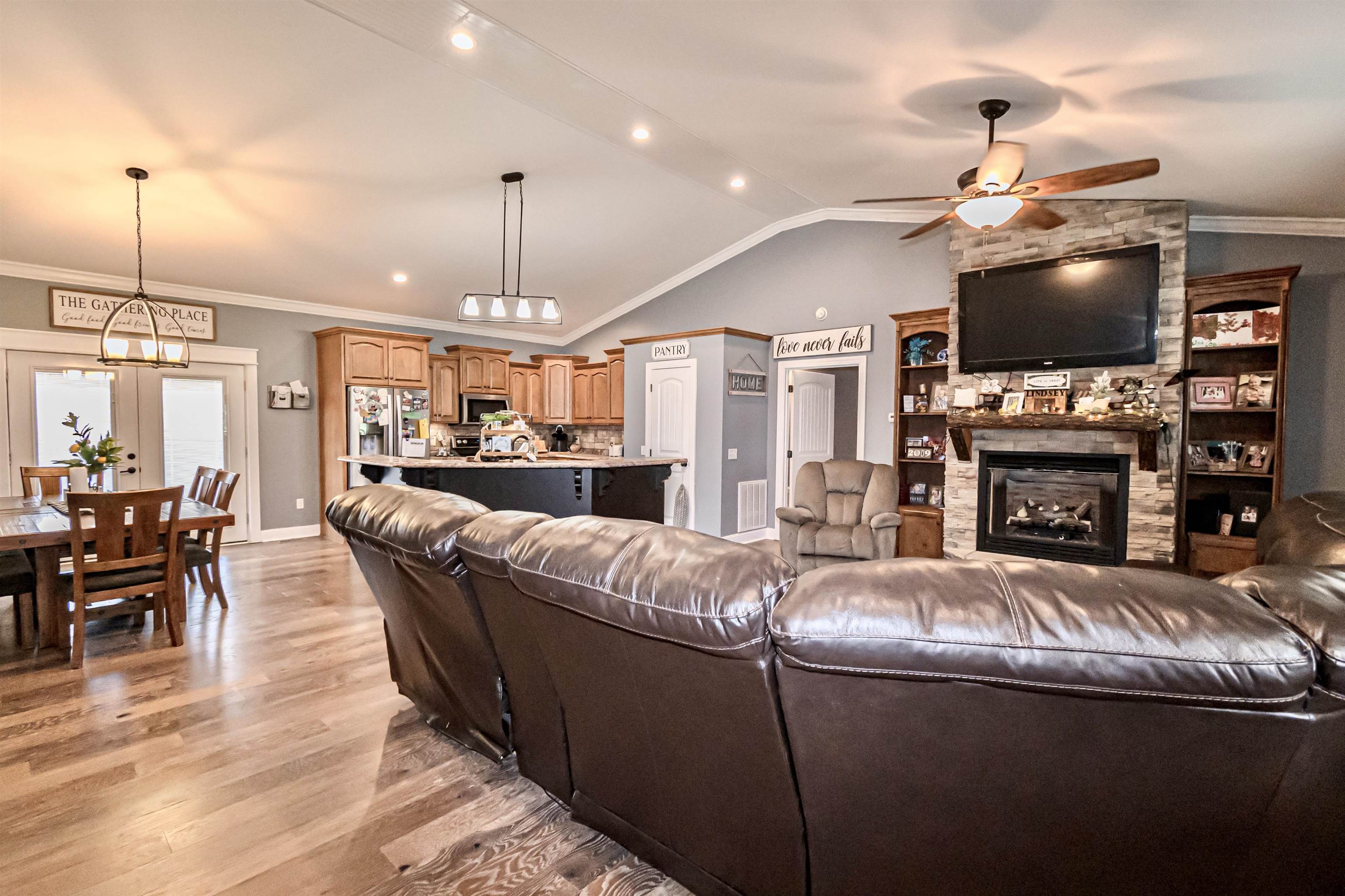 939 Gishton Rd., Central City, Kentucky 42366, 3 Bedrooms Bedrooms, ,2 BathroomsBathrooms,Single Family Residence,For Sale,Gishton Rd.,90088