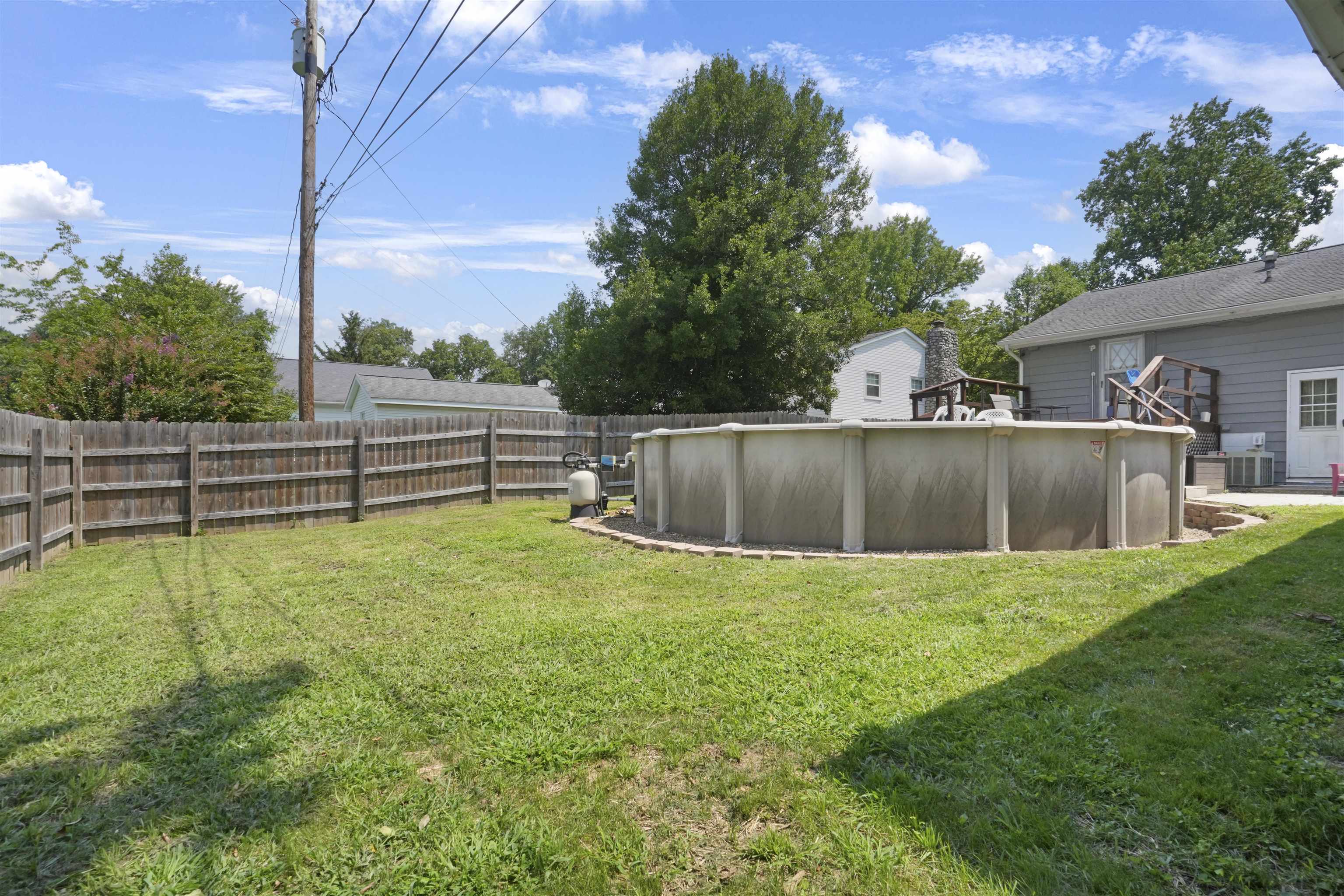 5212 Berry Ln, Evansville, Indiana 47710, 4 Bedrooms Bedrooms, ,2 BathroomsBathrooms,Single Family Residence,For Sale,Berry Ln,90090