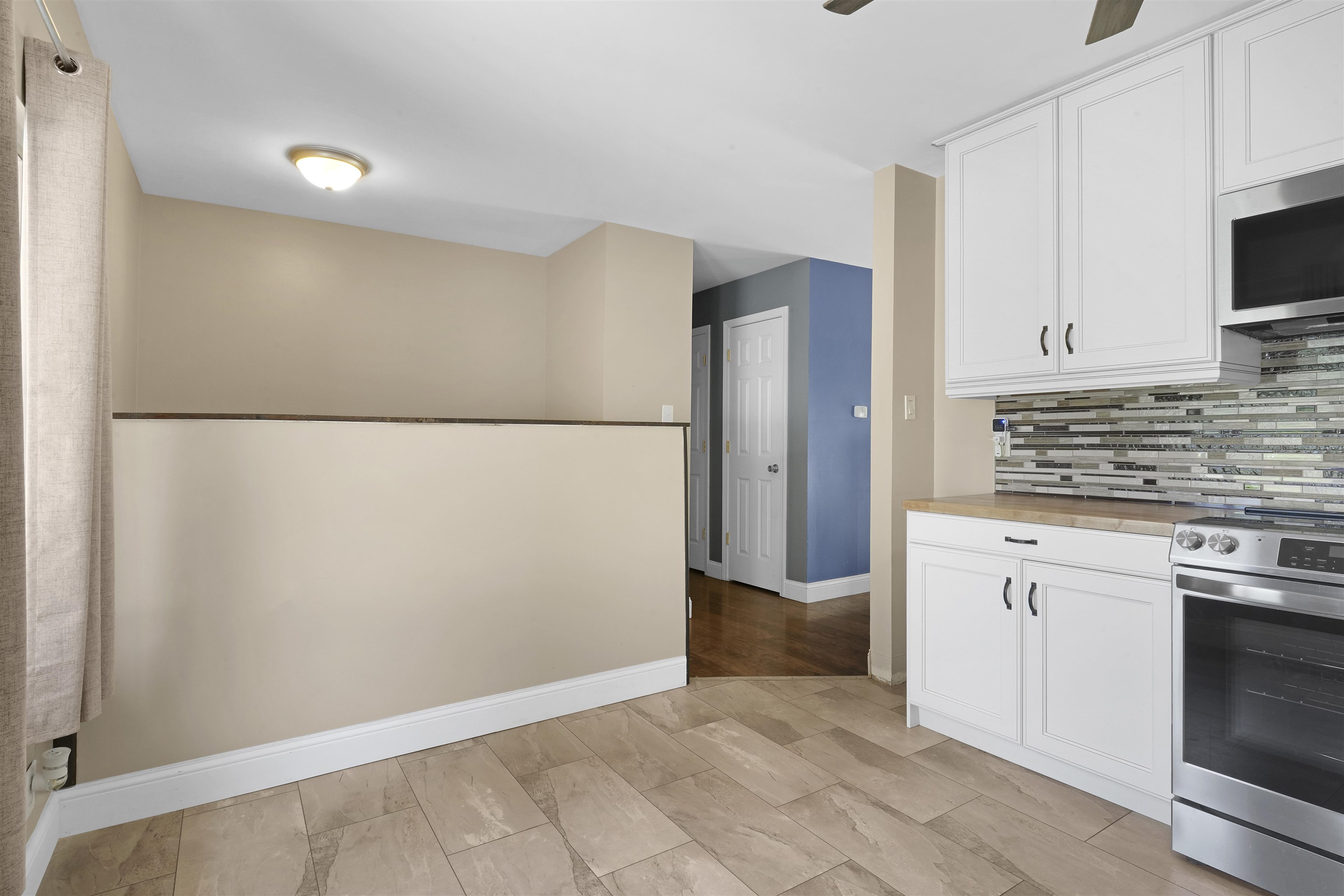 5212 Berry Ln, Evansville, Indiana 47710, 4 Bedrooms Bedrooms, ,2 BathroomsBathrooms,Single Family Residence,For Sale,Berry Ln,90090