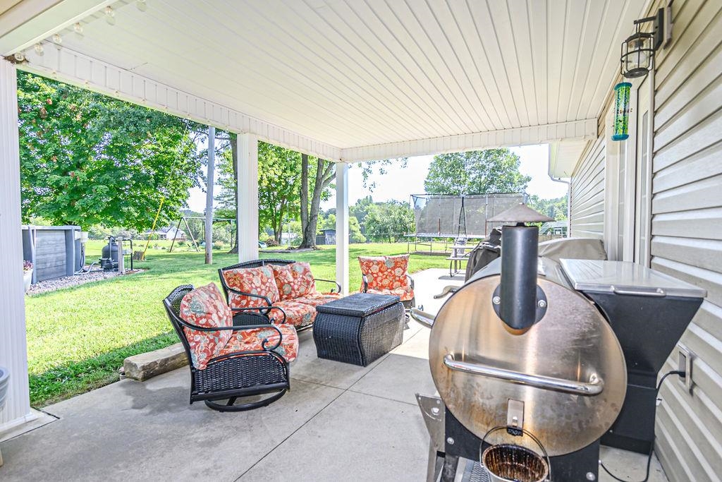 3923 Greenback Road, Utica, Kentucky 42376, 3 Bedrooms Bedrooms, ,2 BathroomsBathrooms,Single Family Residence,For Sale,Greenback Road,90091