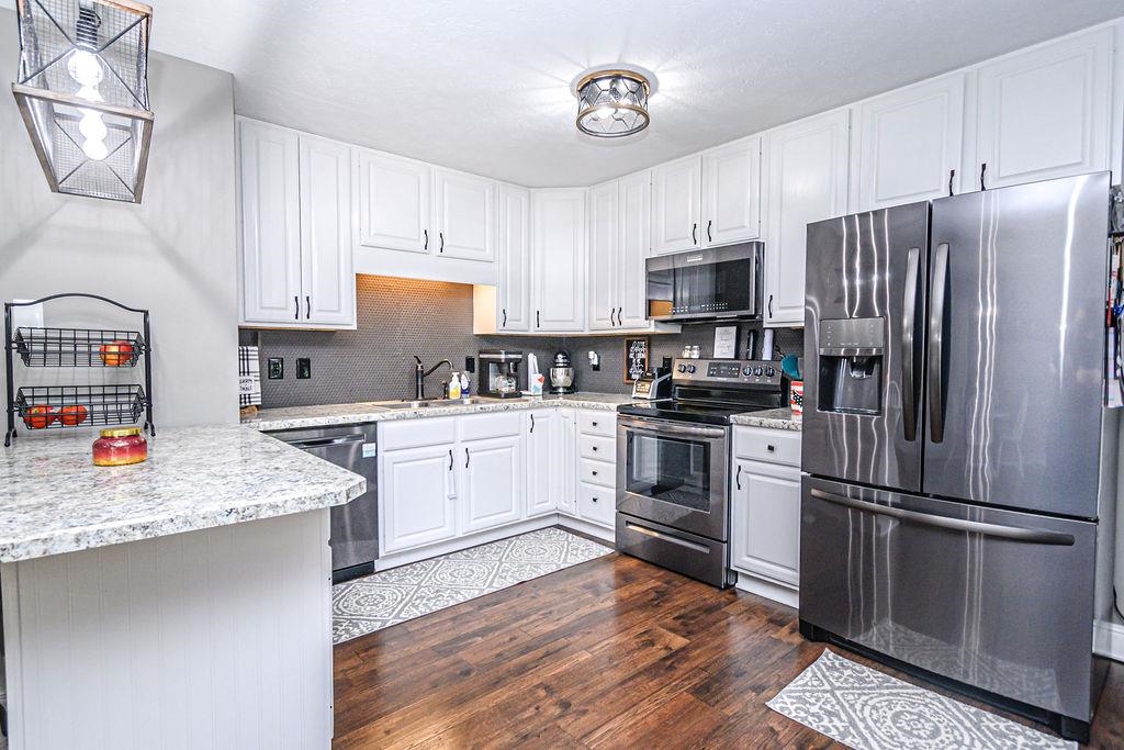 3923 Greenback Road, Utica, Kentucky 42376, 3 Bedrooms Bedrooms, ,2 BathroomsBathrooms,Single Family Residence,For Sale,Greenback Road,90091