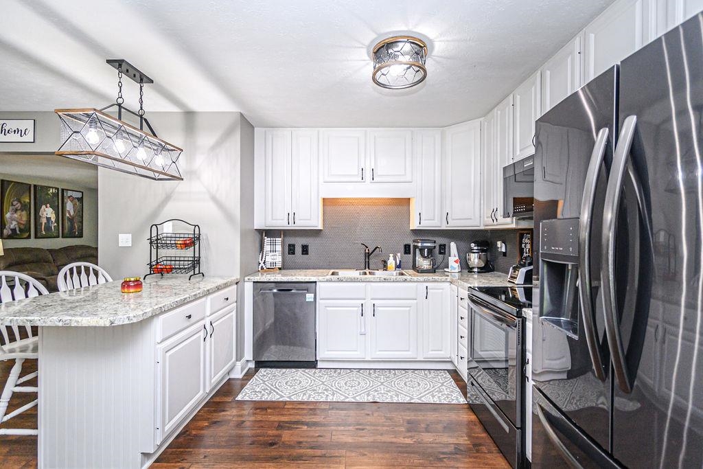 3923 Greenback Road, Utica, Kentucky 42376, 3 Bedrooms Bedrooms, ,2 BathroomsBathrooms,Single Family Residence,For Sale,Greenback Road,90091