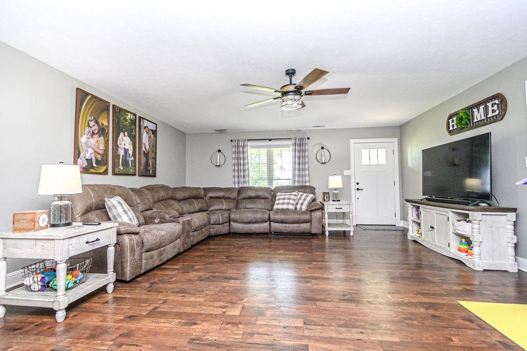 3923 Greenback Road, Utica, Kentucky 42376, 3 Bedrooms Bedrooms, ,2 BathroomsBathrooms,Single Family Residence,For Sale,Greenback Road,90091