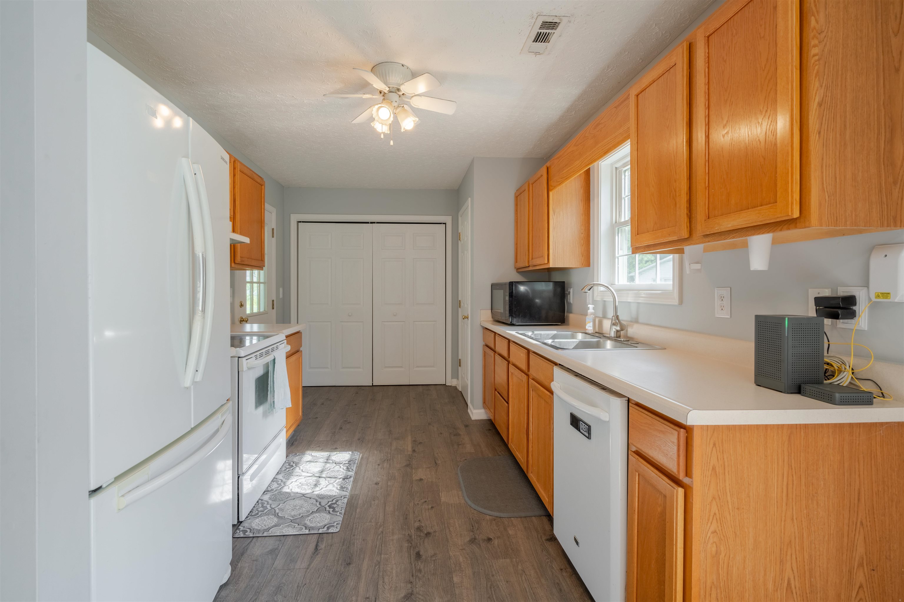 10819 Mill Street, Utica, Kentucky 42376, 3 Bedrooms Bedrooms, ,2 BathroomsBathrooms,Single Family Residence,For Sale,Mill Street,90099