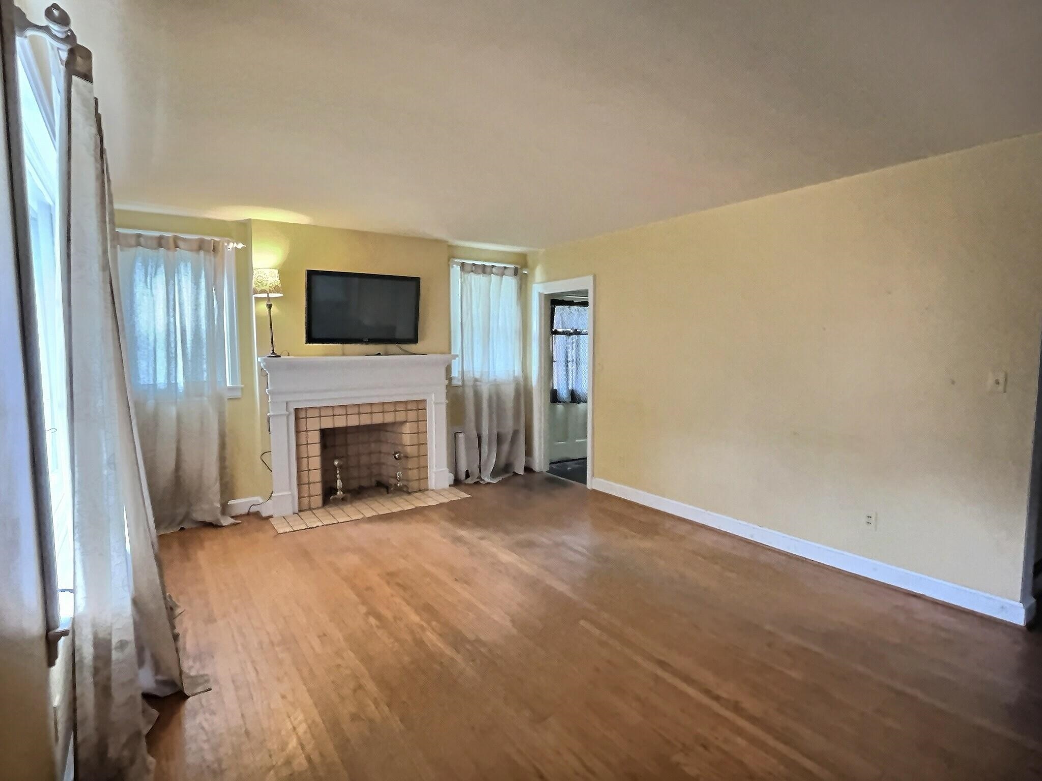 409 9th Street, Owensboro, Kentucky 42301, 3 Bedrooms Bedrooms, ,1 BathroomBathrooms,Single Family Residence,For Sale,9th Street,90100