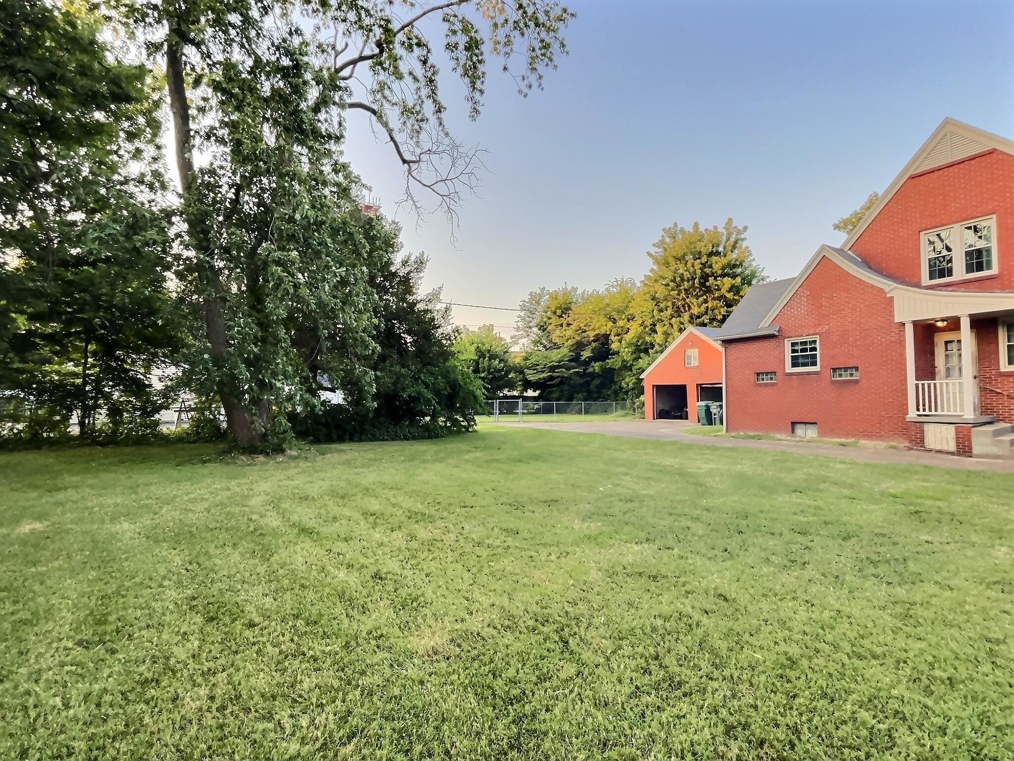 409 9th Street, Owensboro, Kentucky 42301, 3 Bedrooms Bedrooms, ,1 BathroomBathrooms,Single Family Residence,For Sale,9th Street,90100