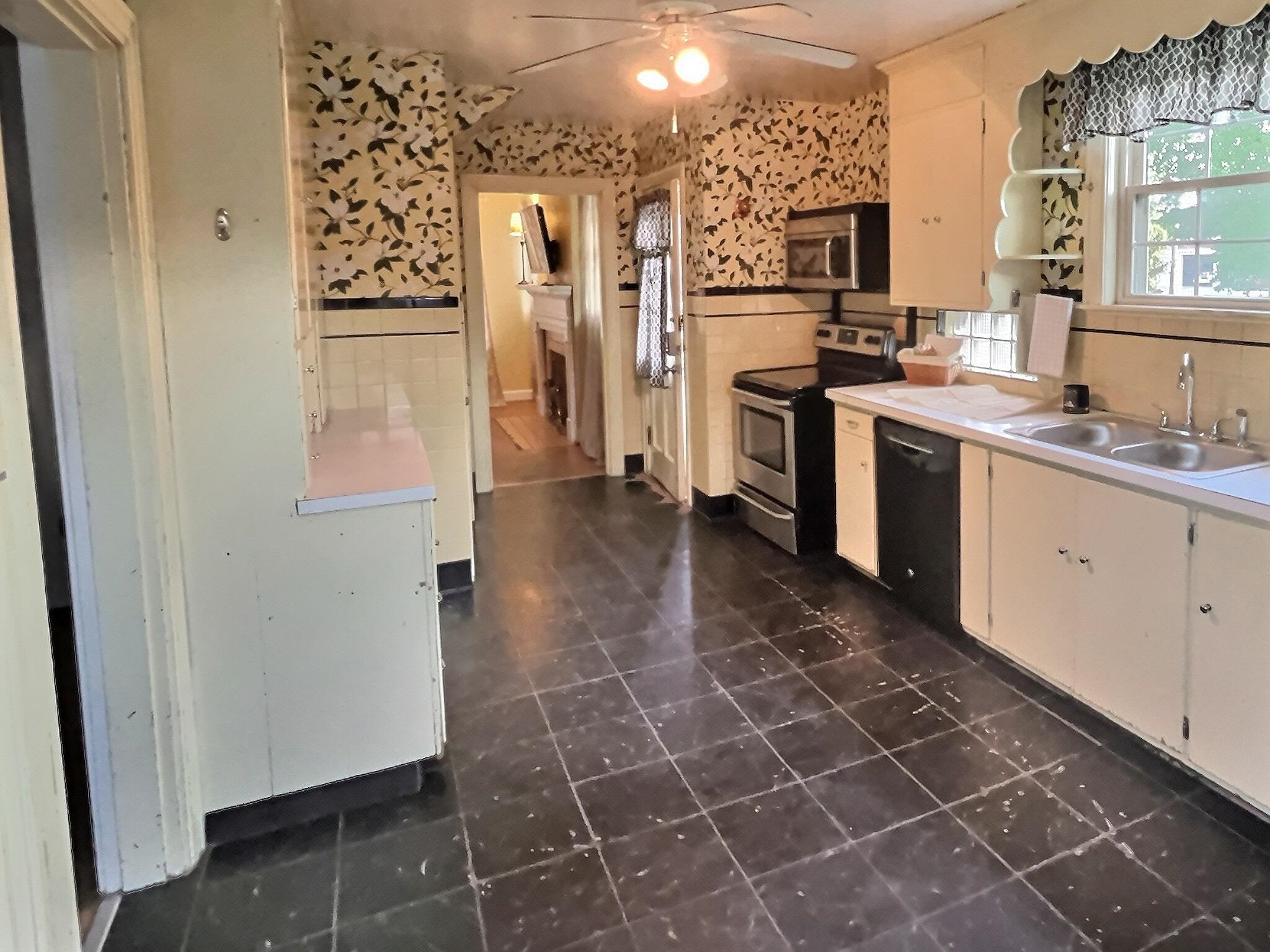 409 9th Street, Owensboro, Kentucky 42301, 3 Bedrooms Bedrooms, ,1 BathroomBathrooms,Single Family Residence,For Sale,9th Street,90100