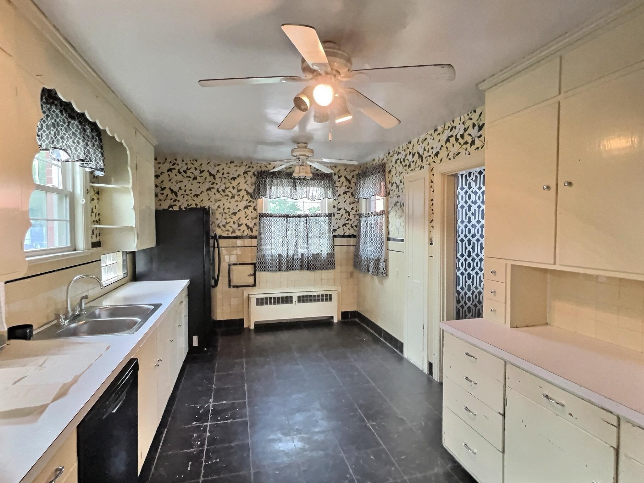 409 9th Street, Owensboro, Kentucky 42301, 3 Bedrooms Bedrooms, ,1 BathroomBathrooms,Single Family Residence,For Sale,9th Street,90100