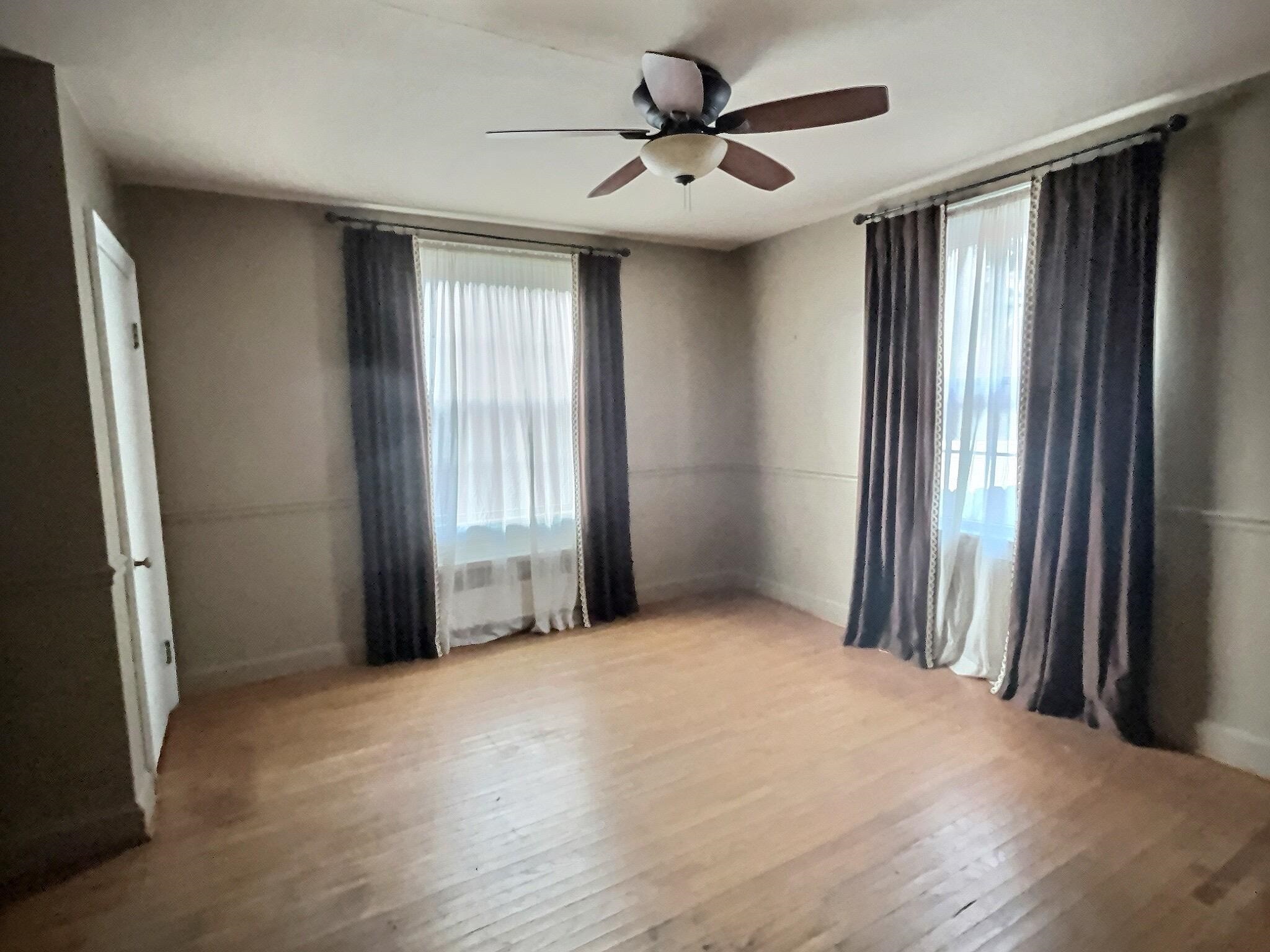 409 9th Street, Owensboro, Kentucky 42301, 3 Bedrooms Bedrooms, ,1 BathroomBathrooms,Single Family Residence,For Sale,9th Street,90100