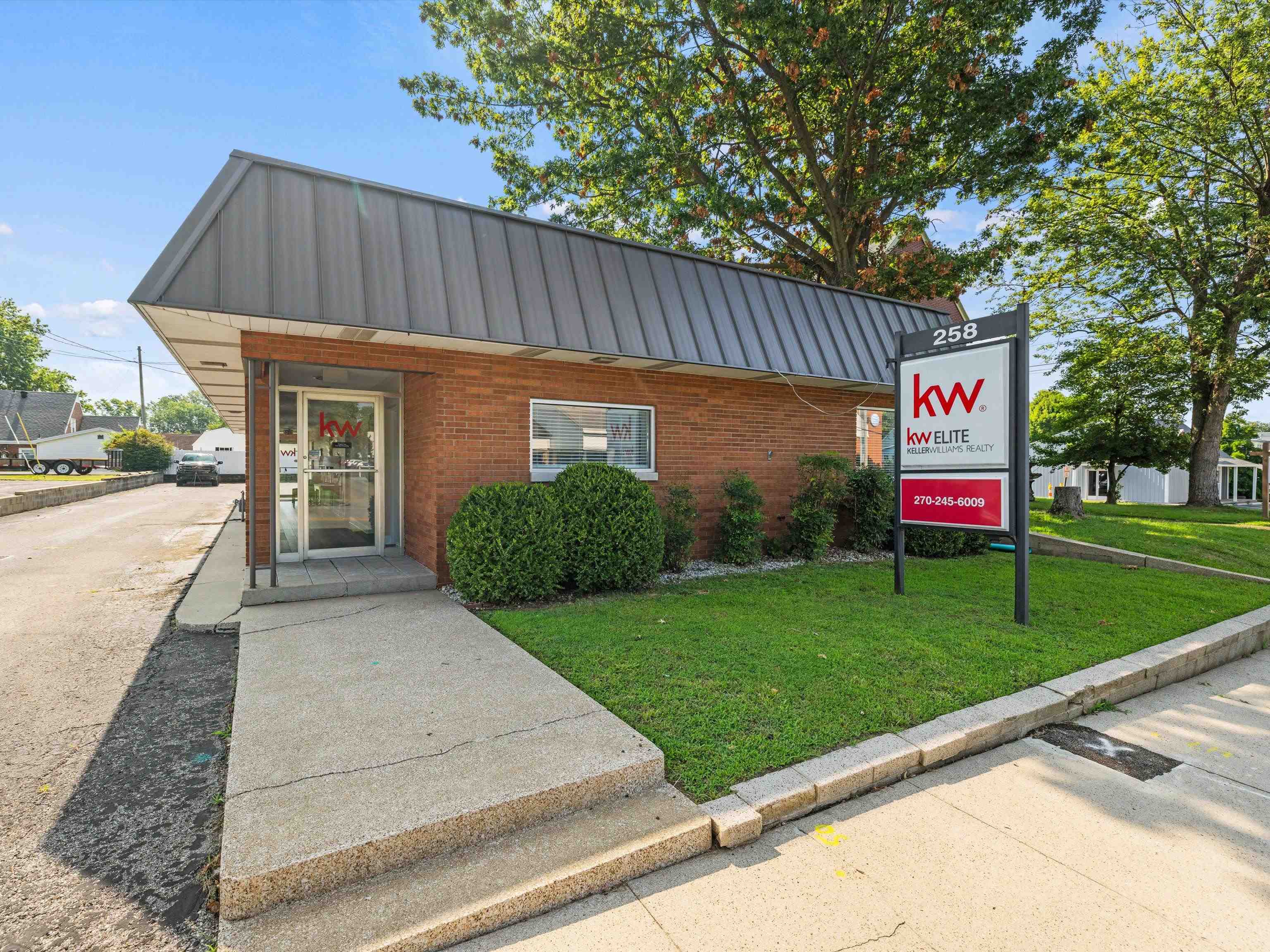 258 Main St., Madisonville, Kentucky 42431, ,Office,For Sale,Main St.,90103