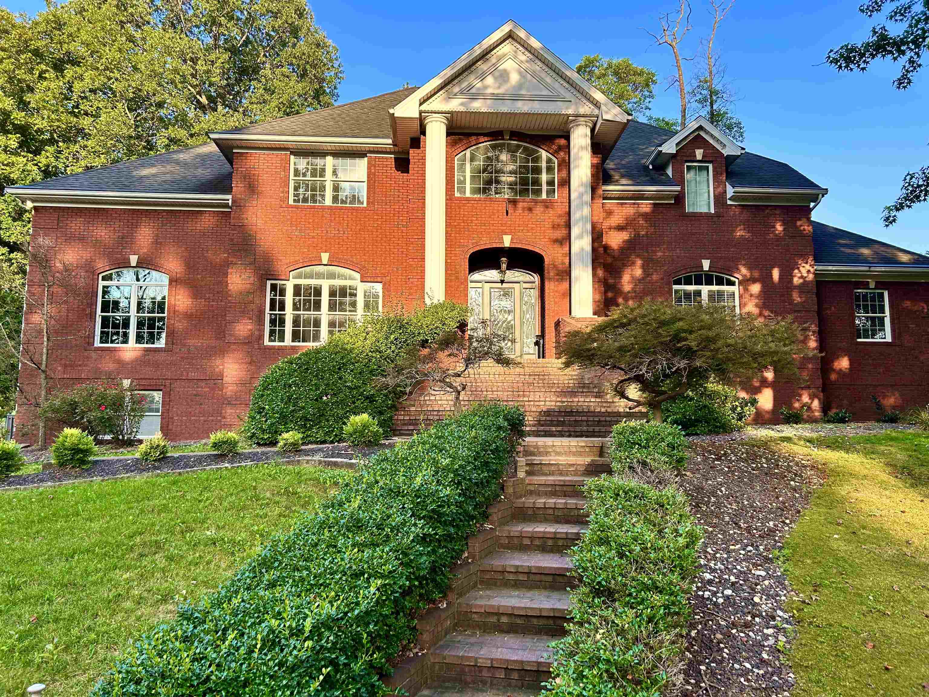 1650 Bedford Ct, Owensboro, Kentucky 42303, 4 Bedrooms Bedrooms, ,4 BathroomsBathrooms,Single Family Residence,For Sale,Bedford Ct,90112