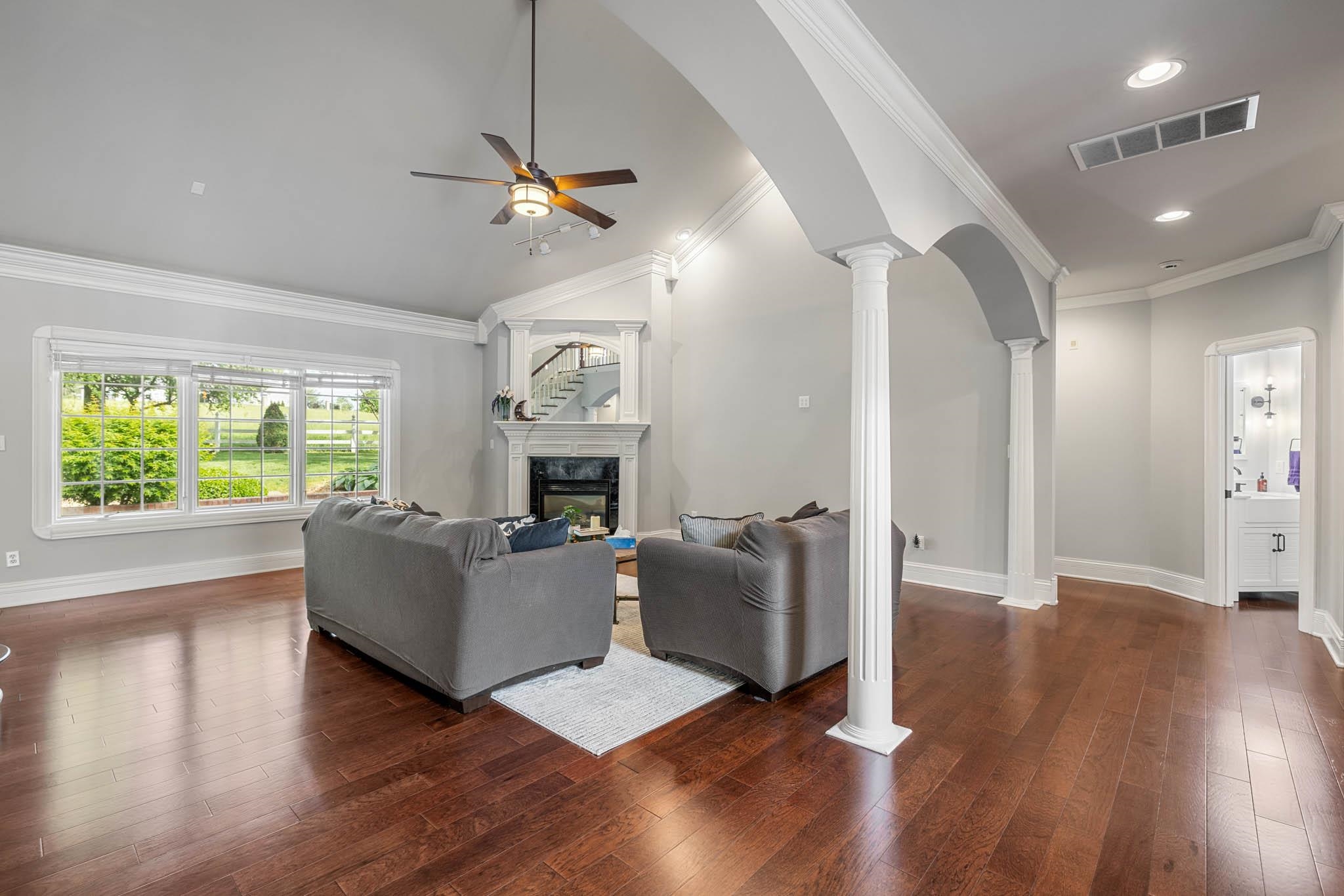 1650 Bedford Ct, Owensboro, Kentucky 42303, 4 Bedrooms Bedrooms, ,4 BathroomsBathrooms,Single Family Residence,For Sale,Bedford Ct,90112