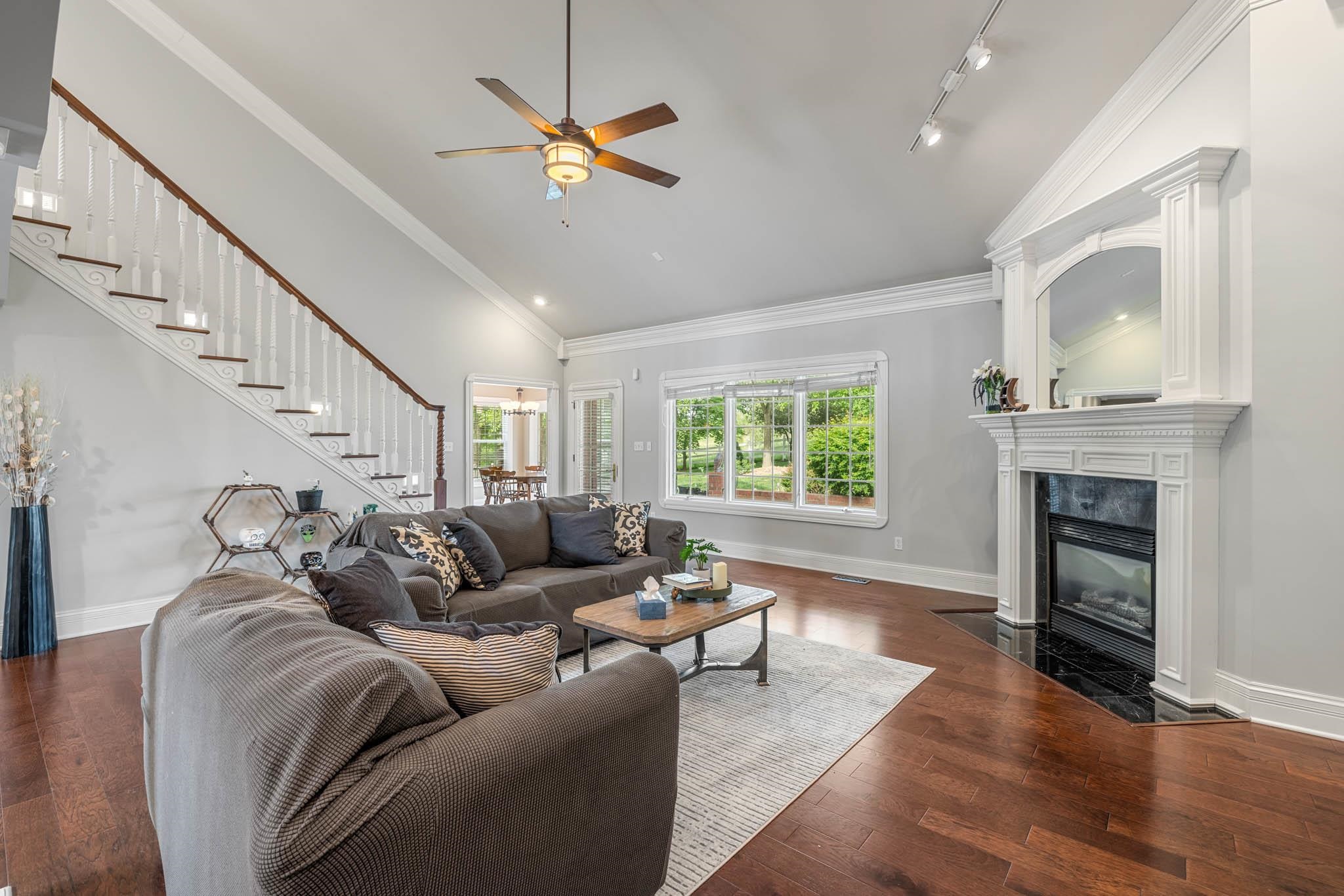 1650 Bedford Ct, Owensboro, Kentucky 42303, 4 Bedrooms Bedrooms, ,4 BathroomsBathrooms,Single Family Residence,For Sale,Bedford Ct,90112