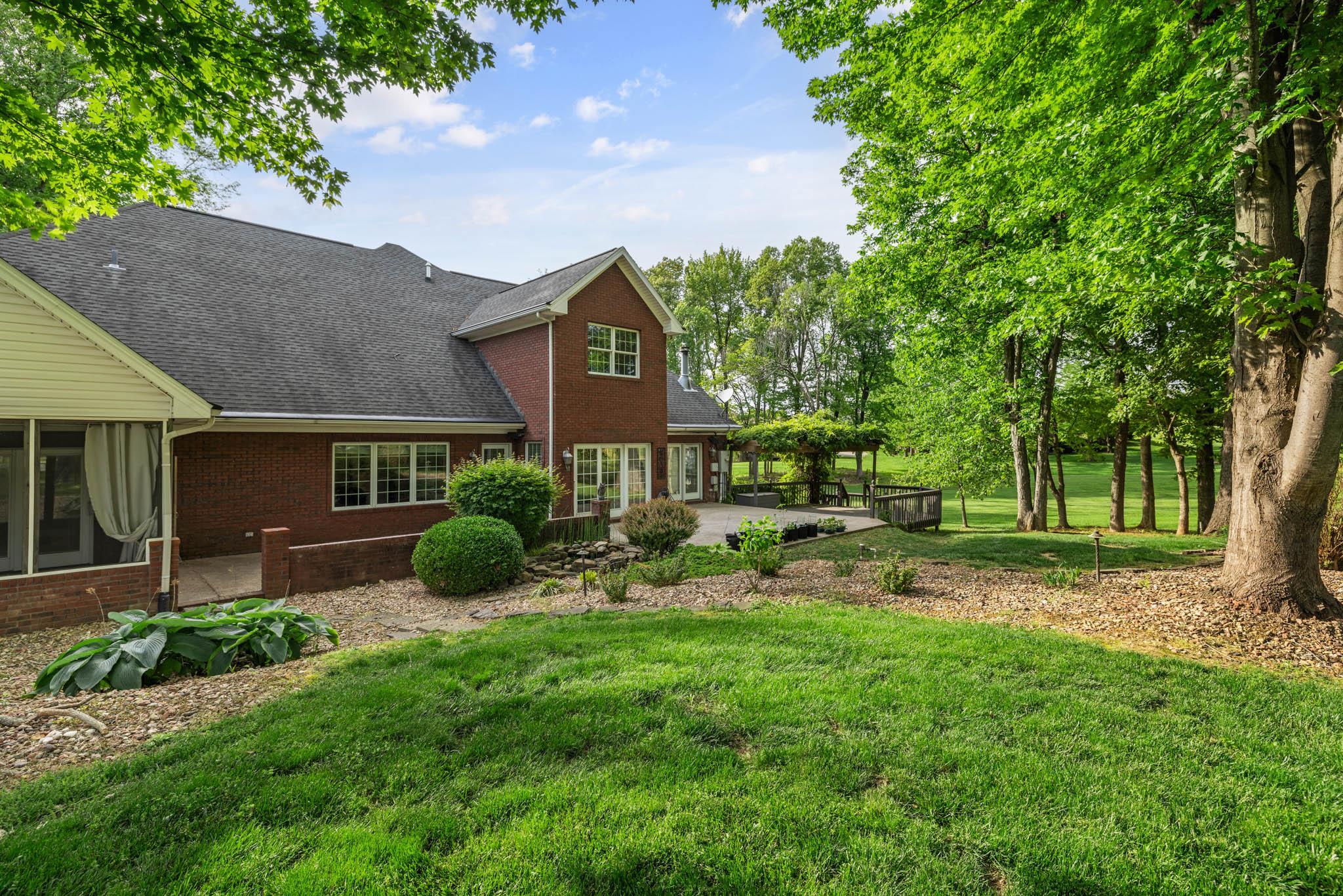 1650 Bedford Ct, Owensboro, Kentucky 42303, 4 Bedrooms Bedrooms, ,4 BathroomsBathrooms,Single Family Residence,For Sale,Bedford Ct,90112