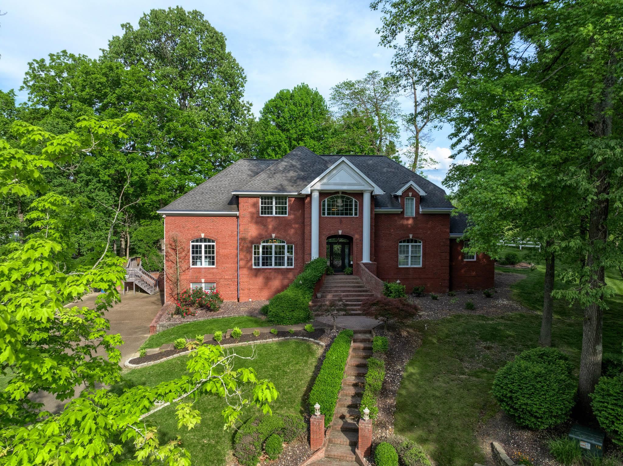 1650 Bedford Ct, Owensboro, Kentucky 42303, 4 Bedrooms Bedrooms, ,4 BathroomsBathrooms,Single Family Residence,For Sale,Bedford Ct,90112