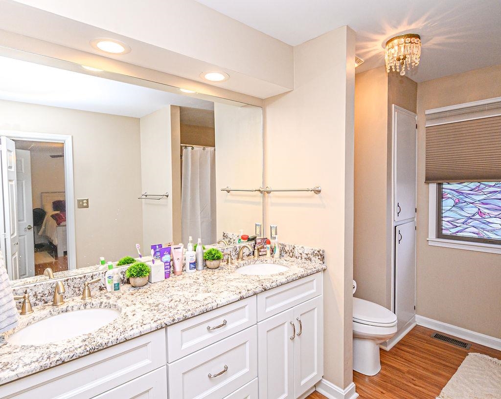 820 Live Oak Pl, Owensboro, Kentucky 42303, 2 Bedrooms Bedrooms, ,2 BathroomsBathrooms,Condominium,For Sale,Live Oak Pl,90114