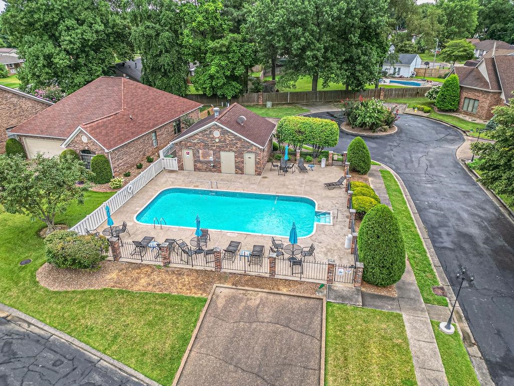 820 Live Oak Pl, Owensboro, Kentucky 42303, 2 Bedrooms Bedrooms, ,2 BathroomsBathrooms,Condominium,For Sale,Live Oak Pl,90114