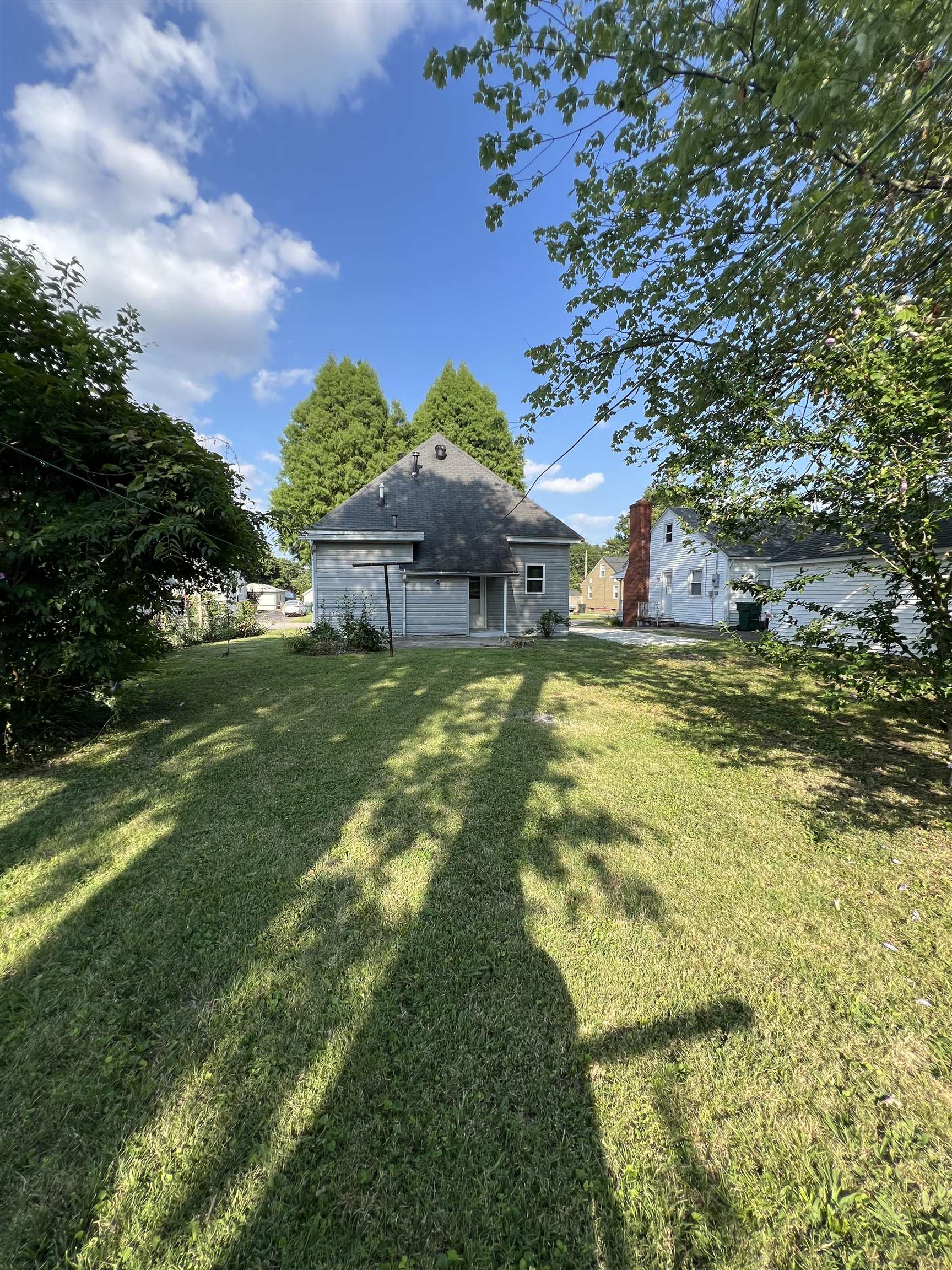 1516 Parrish Court, Owensboro, Kentucky 42301, 2 Bedrooms Bedrooms, ,1 BathroomBathrooms,Single Family Residence,For Sale,Parrish Court,90117