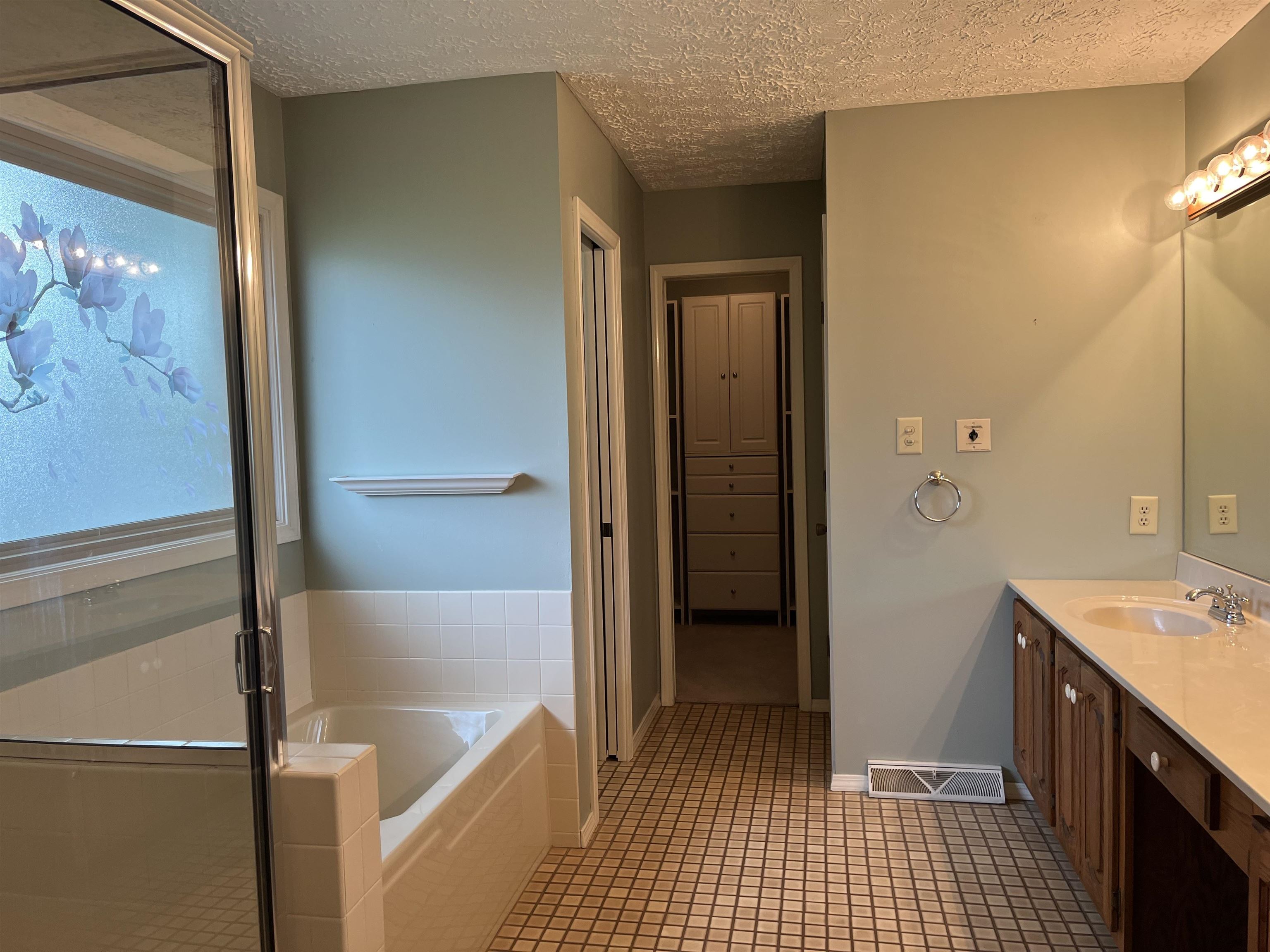 3601 War Admiral Dr., Owensboro, Kentucky 42303, 3 Bedrooms Bedrooms, ,2 BathroomsBathrooms,Single Family Residence,For Sale,War Admiral Dr.,90118