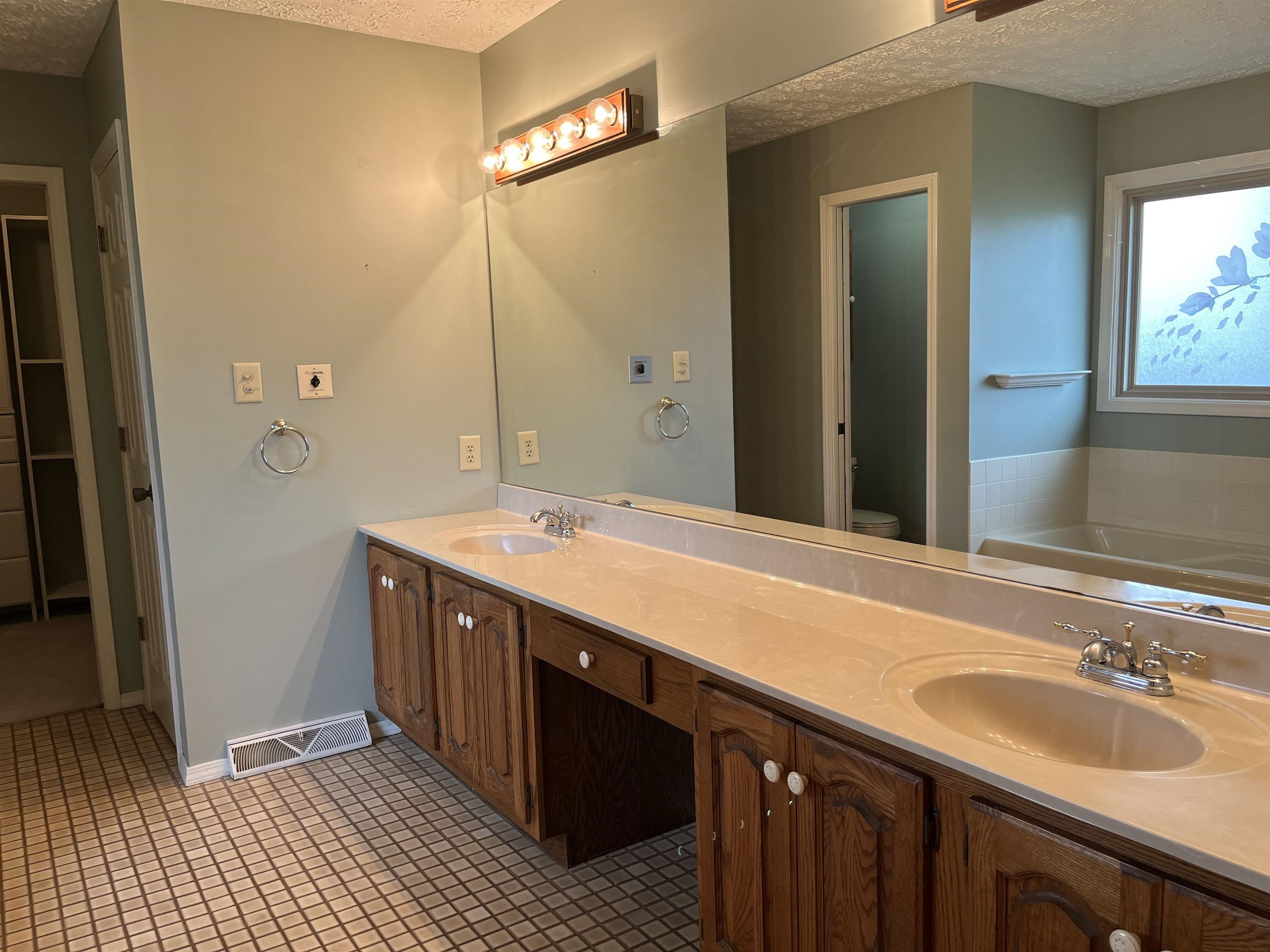 3601 War Admiral Dr., Owensboro, Kentucky 42303, 3 Bedrooms Bedrooms, ,2 BathroomsBathrooms,Single Family Residence,For Sale,War Admiral Dr.,90118