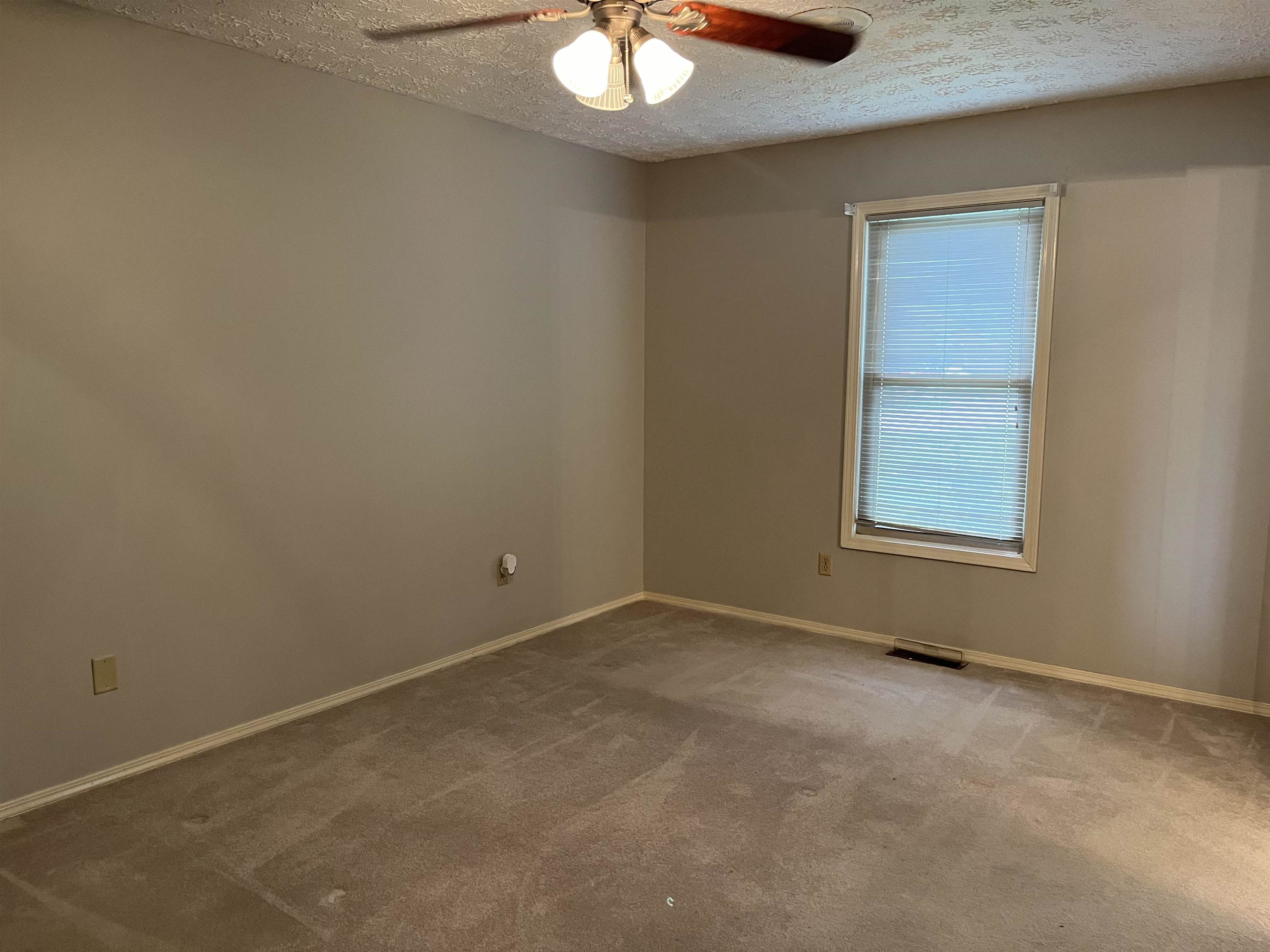 3601 War Admiral Dr., Owensboro, Kentucky 42303, 3 Bedrooms Bedrooms, ,2 BathroomsBathrooms,Single Family Residence,For Sale,War Admiral Dr.,90118