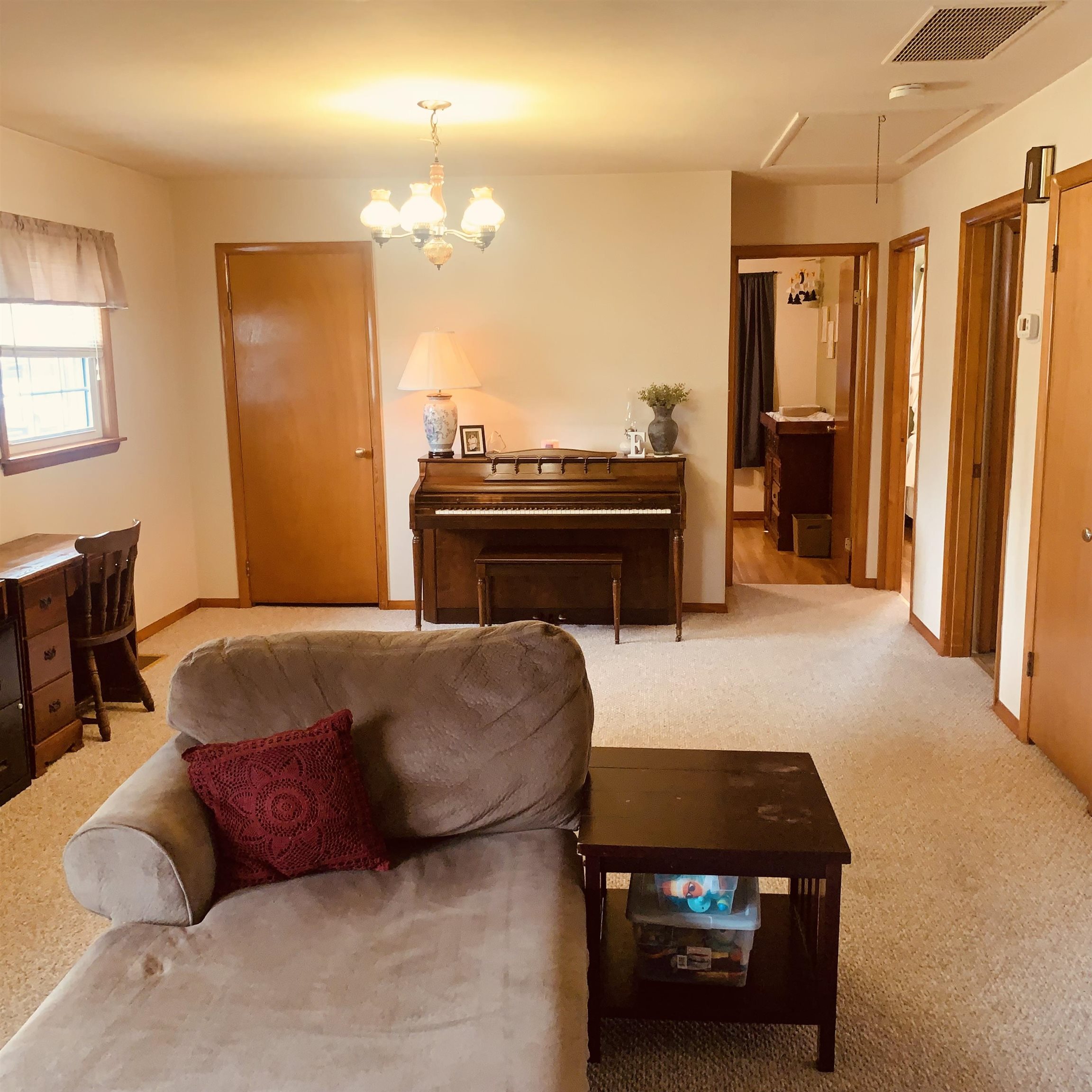 329 Holmes Drive, Owensboro, Kentucky 42303, 2 Bedrooms Bedrooms, ,1 BathroomBathrooms,Single Family Residence,For Sale,Holmes Drive,90121