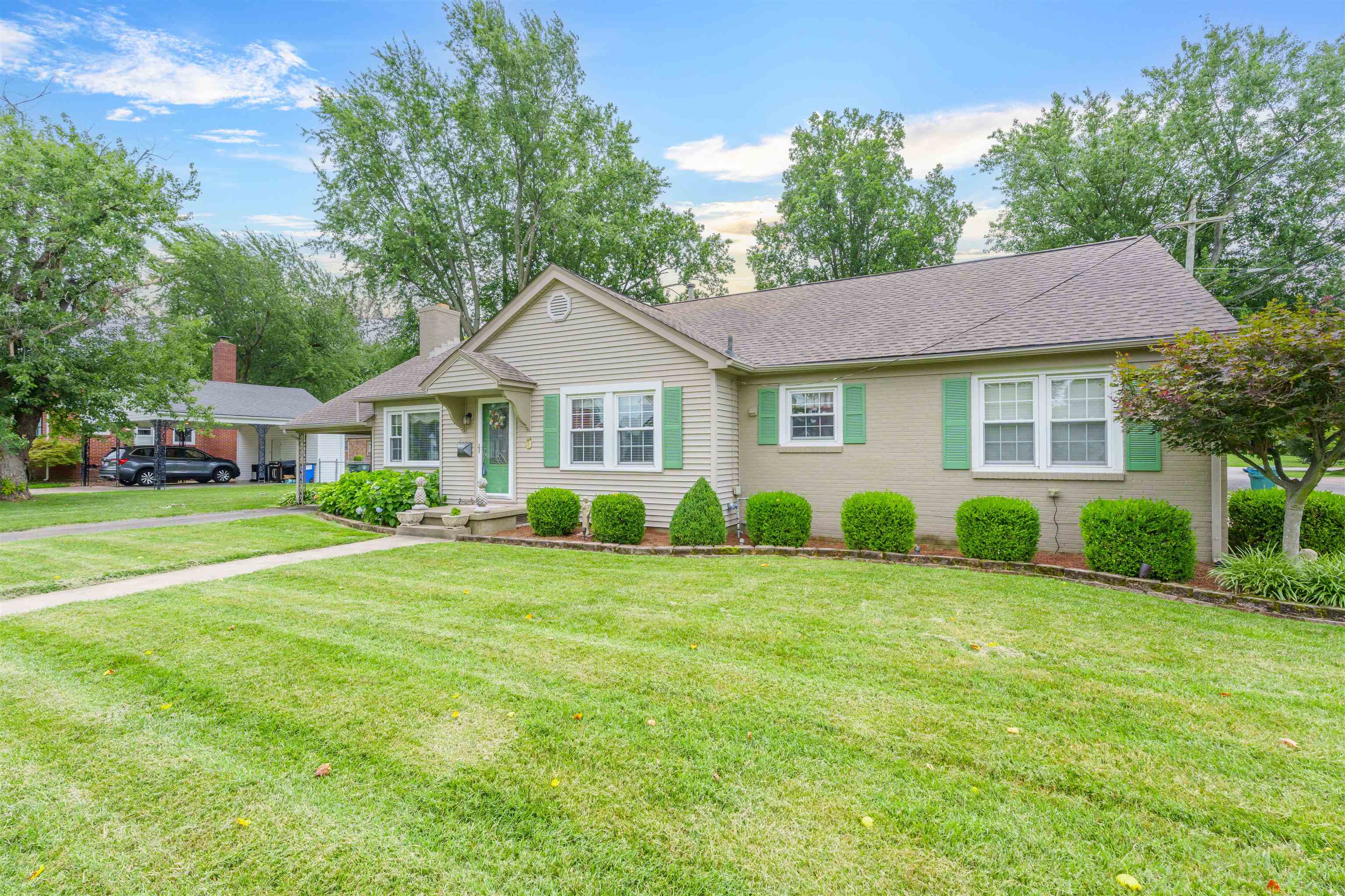 2052 York Drive, Owensboro, Kentucky 42301, 3 Bedrooms Bedrooms, ,2 BathroomsBathrooms,Single Family Residence,For Sale,York Drive,90124