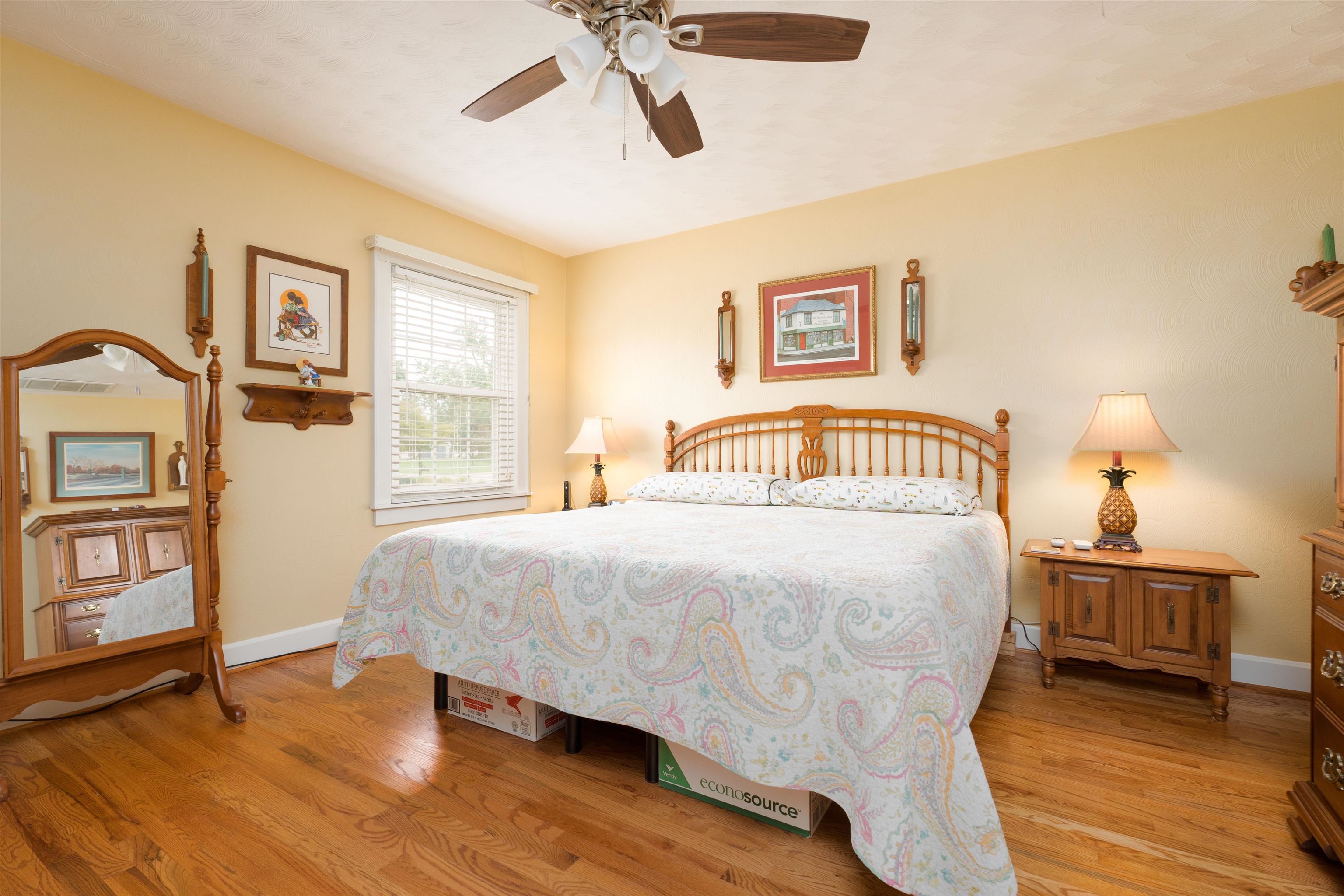 2052 York Drive, Owensboro, Kentucky 42301, 3 Bedrooms Bedrooms, ,2 BathroomsBathrooms,Single Family Residence,For Sale,York Drive,90124