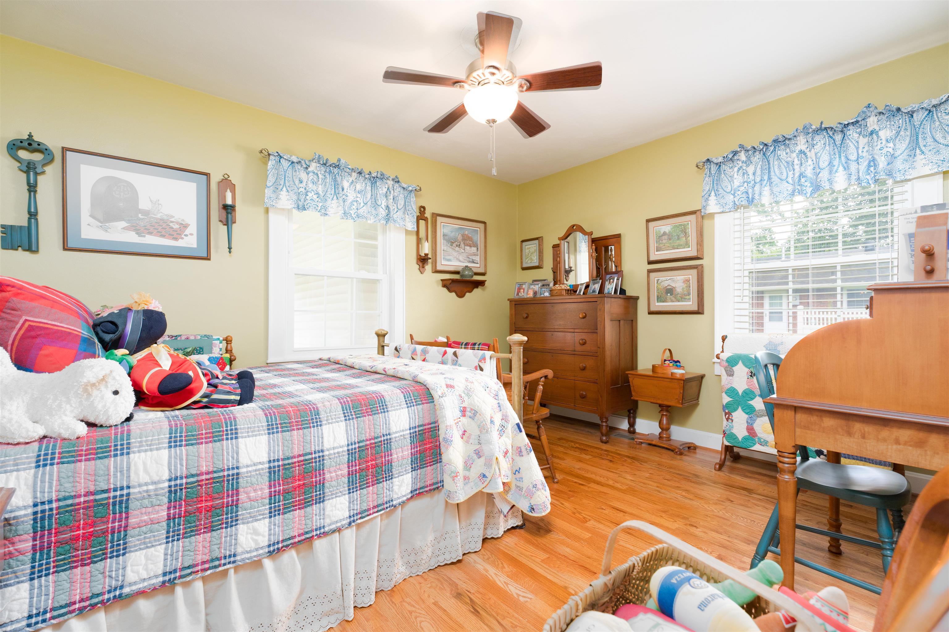 2052 York Drive, Owensboro, Kentucky 42301, 3 Bedrooms Bedrooms, ,2 BathroomsBathrooms,Single Family Residence,For Sale,York Drive,90124