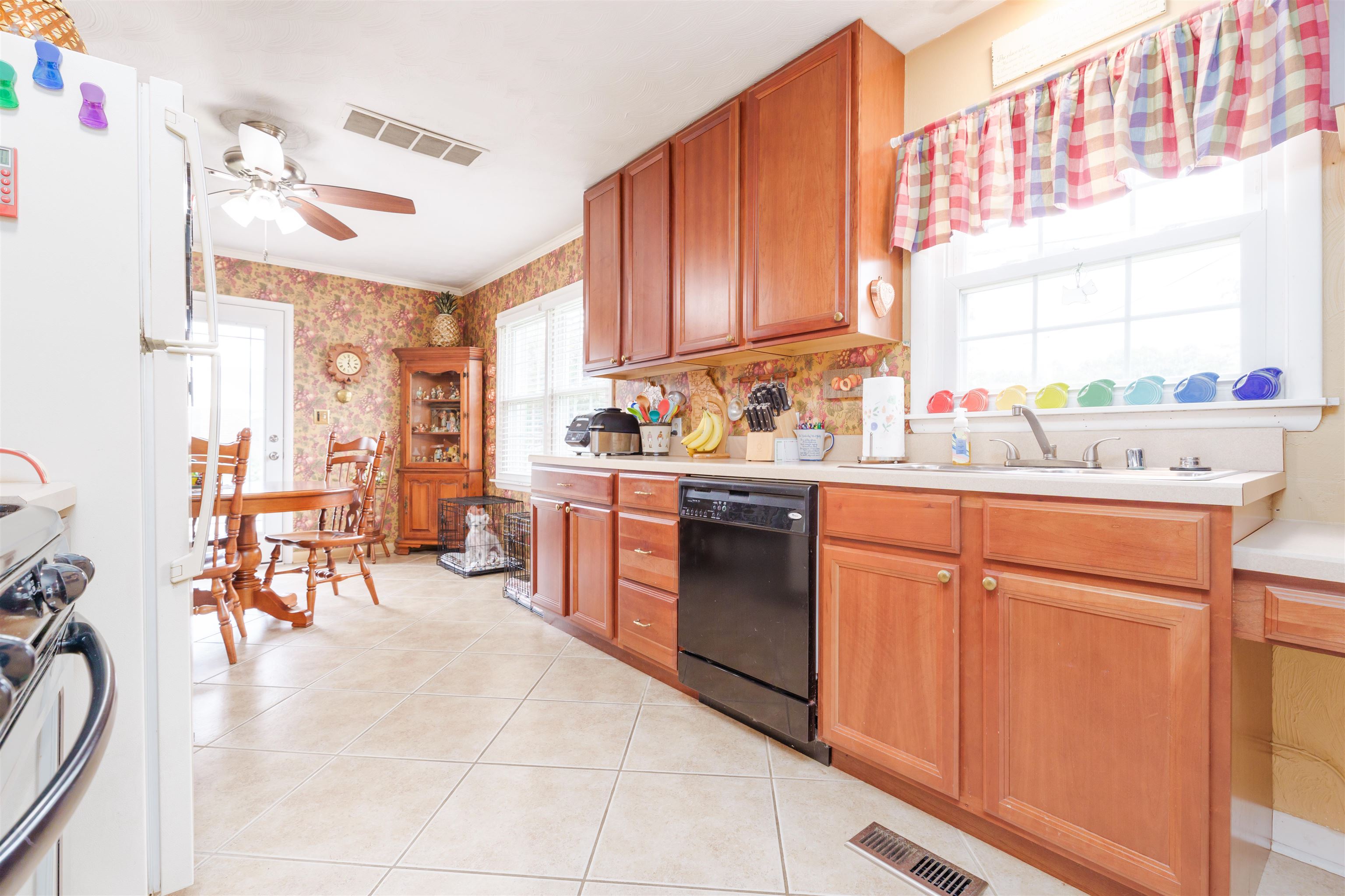 2052 York Drive, Owensboro, Kentucky 42301, 3 Bedrooms Bedrooms, ,2 BathroomsBathrooms,Single Family Residence,For Sale,York Drive,90124