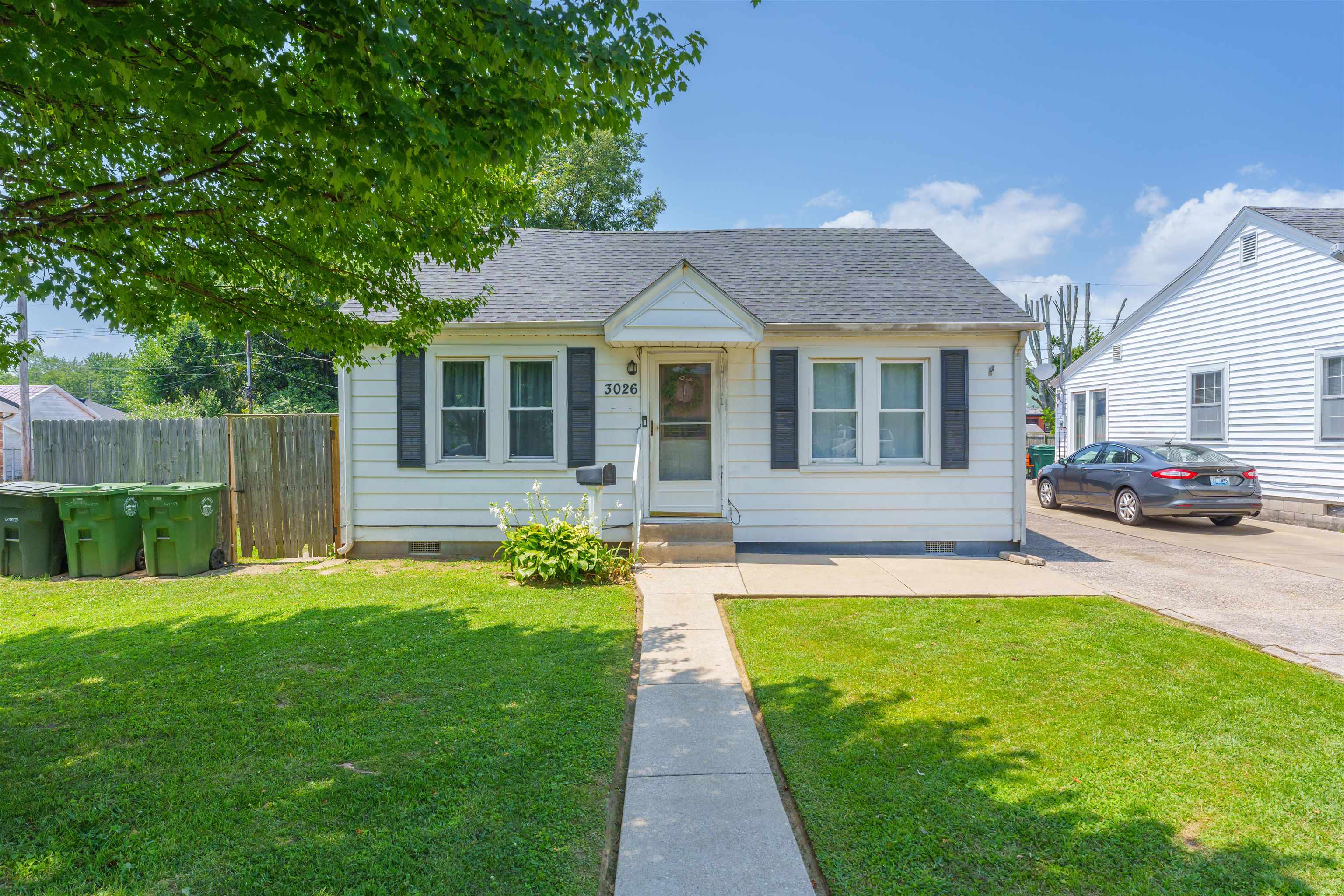 3026 Daviess St., Owensboro, Kentucky 42303, 3 Bedrooms Bedrooms, ,1 BathroomBathrooms,Single Family Residence,For Sale,Daviess St.,90126