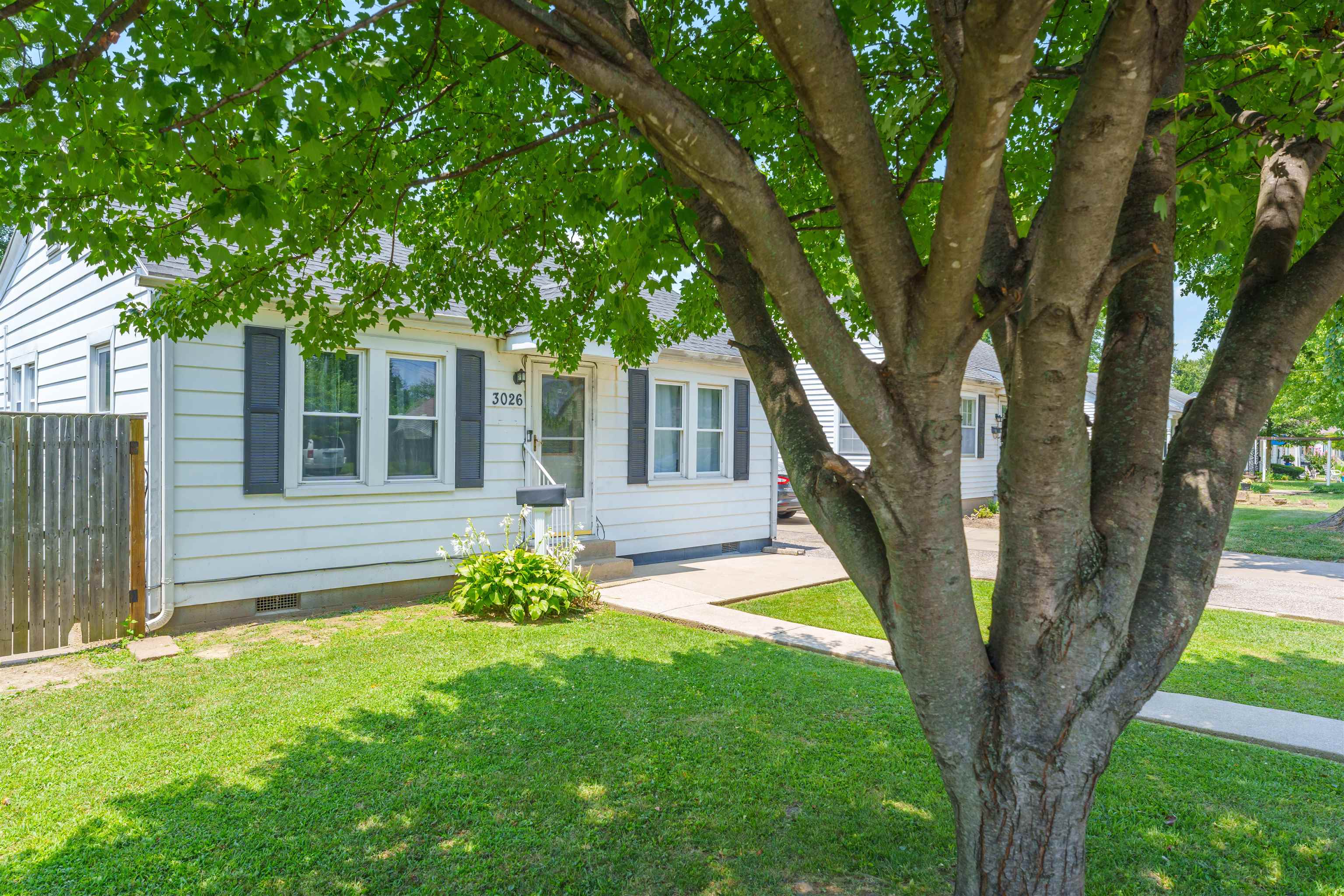 3026 Daviess St., Owensboro, Kentucky 42303, 3 Bedrooms Bedrooms, ,1 BathroomBathrooms,Single Family Residence,For Sale,Daviess St.,90126