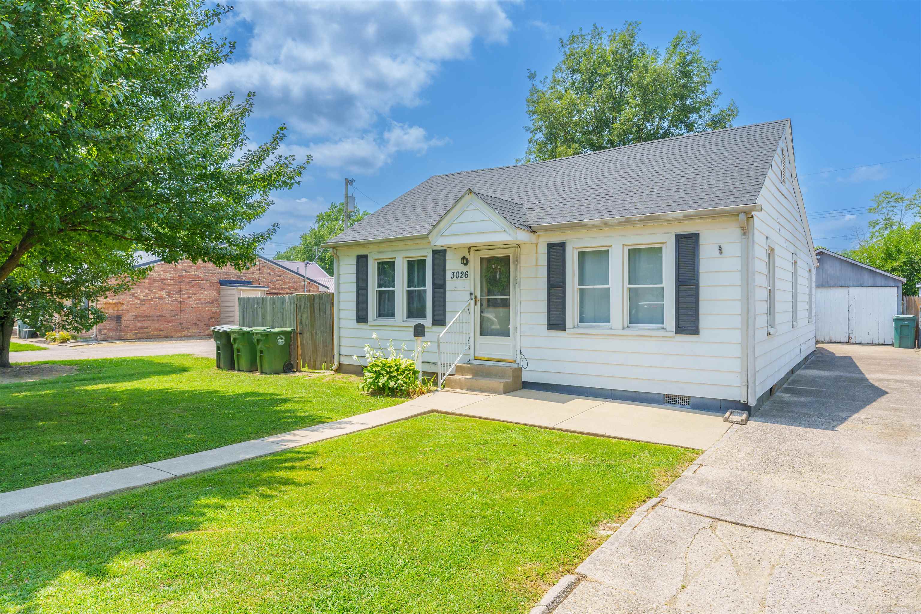 3026 Daviess St., Owensboro, Kentucky 42303, 3 Bedrooms Bedrooms, ,1 BathroomBathrooms,Single Family Residence,For Sale,Daviess St.,90126