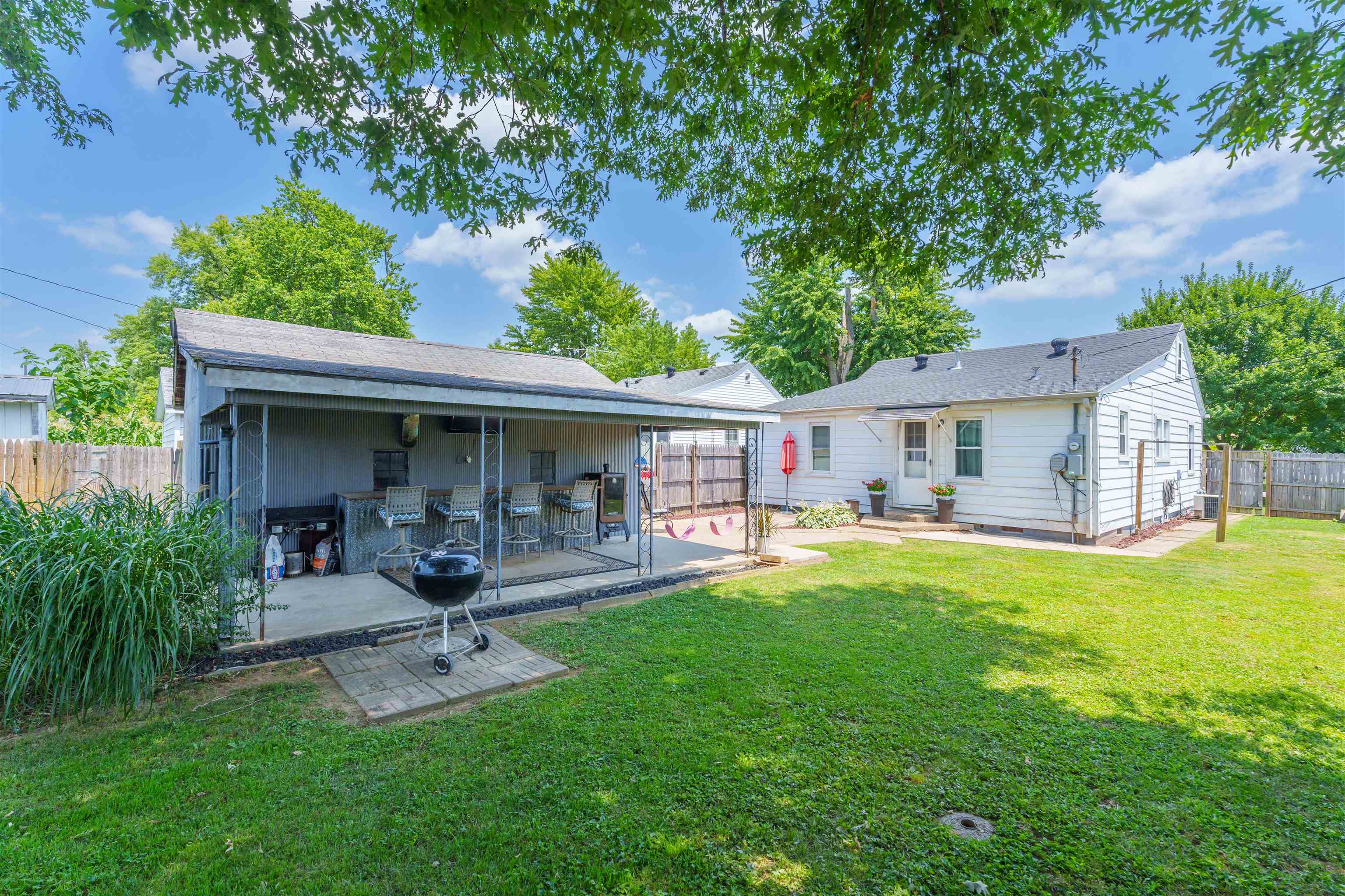 3026 Daviess St., Owensboro, Kentucky 42303, 3 Bedrooms Bedrooms, ,1 BathroomBathrooms,Single Family Residence,For Sale,Daviess St.,90126