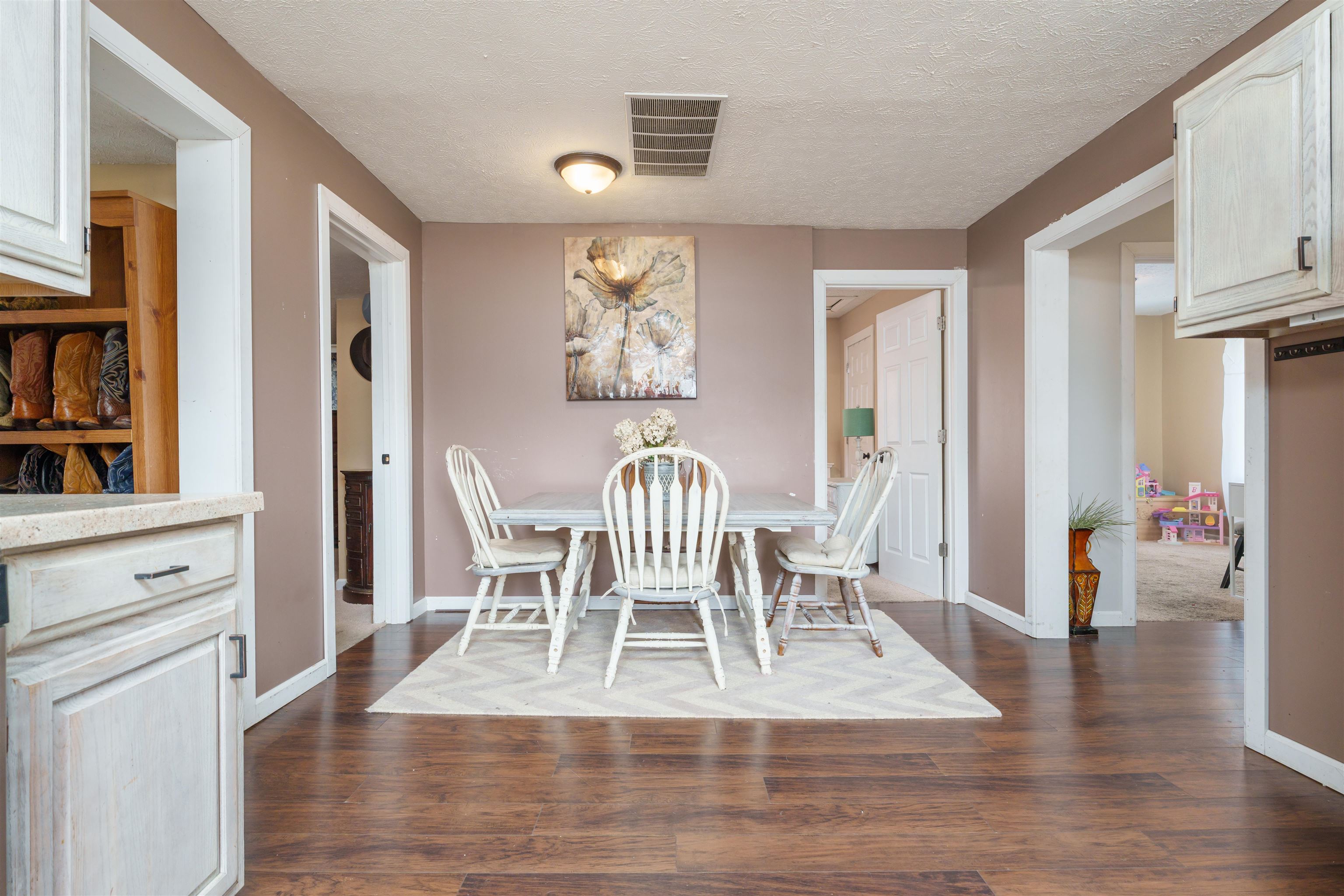 3026 Daviess St., Owensboro, Kentucky 42303, 3 Bedrooms Bedrooms, ,1 BathroomBathrooms,Single Family Residence,For Sale,Daviess St.,90126