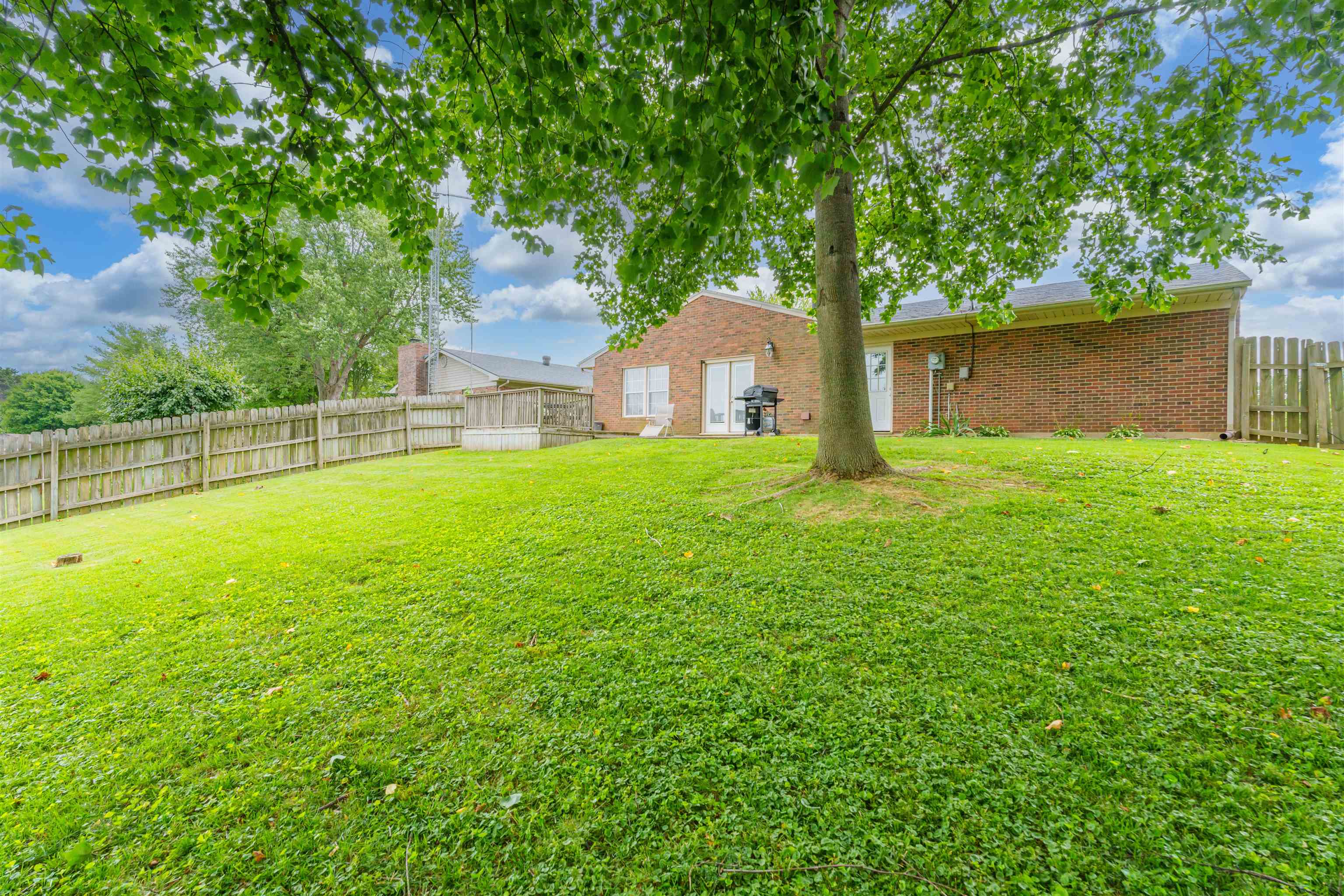 3523 Roundtable Loop, Owensboro, Kentucky 42303, 3 Bedrooms Bedrooms, ,2 BathroomsBathrooms,Single Family Residence,For Sale,Roundtable Loop,90128