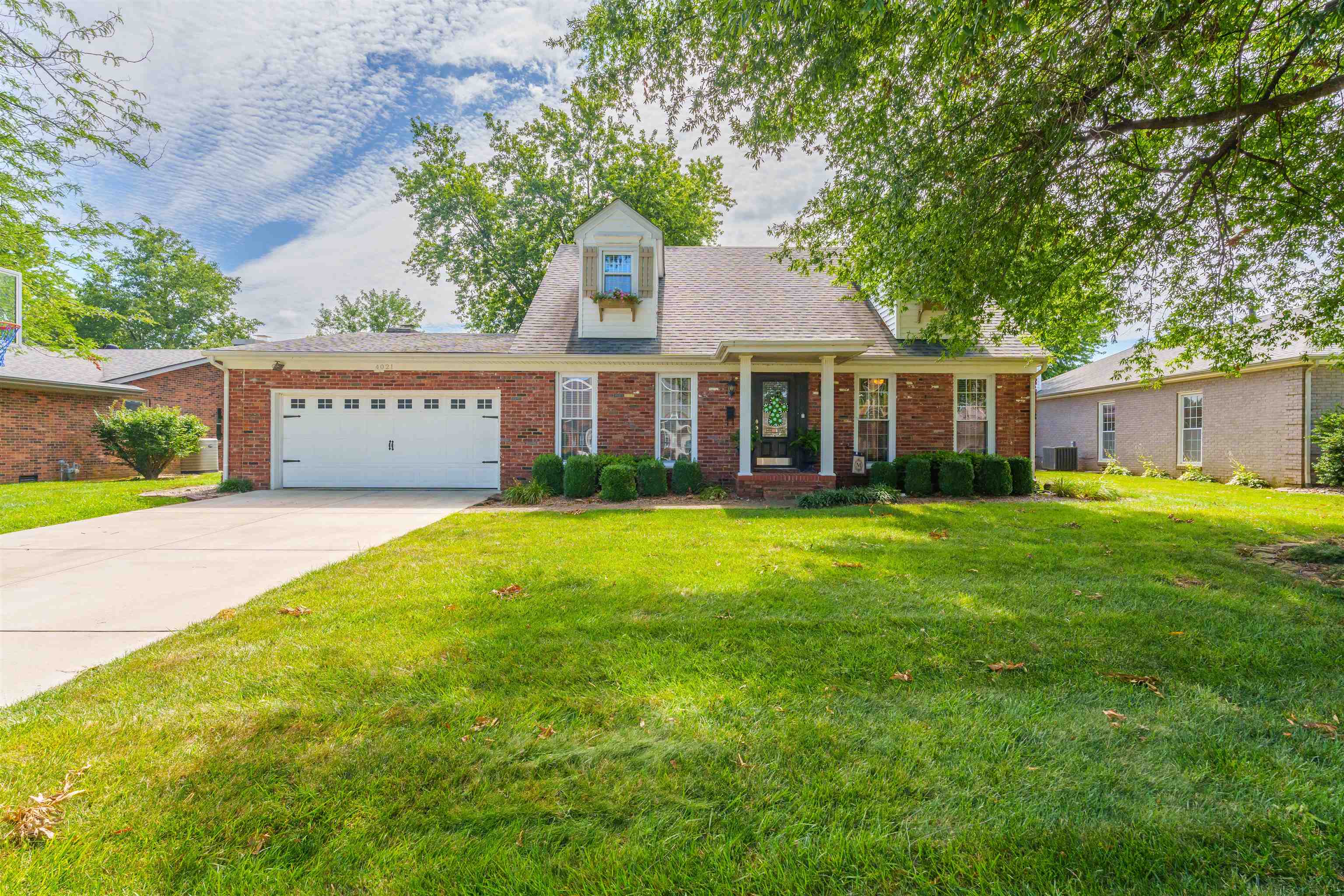 4021 Chapel Lane, Owensboro, Kentucky 42301, 4 Bedrooms Bedrooms, ,3 BathroomsBathrooms,Single Family Residence,For Sale,Chapel Lane,90129