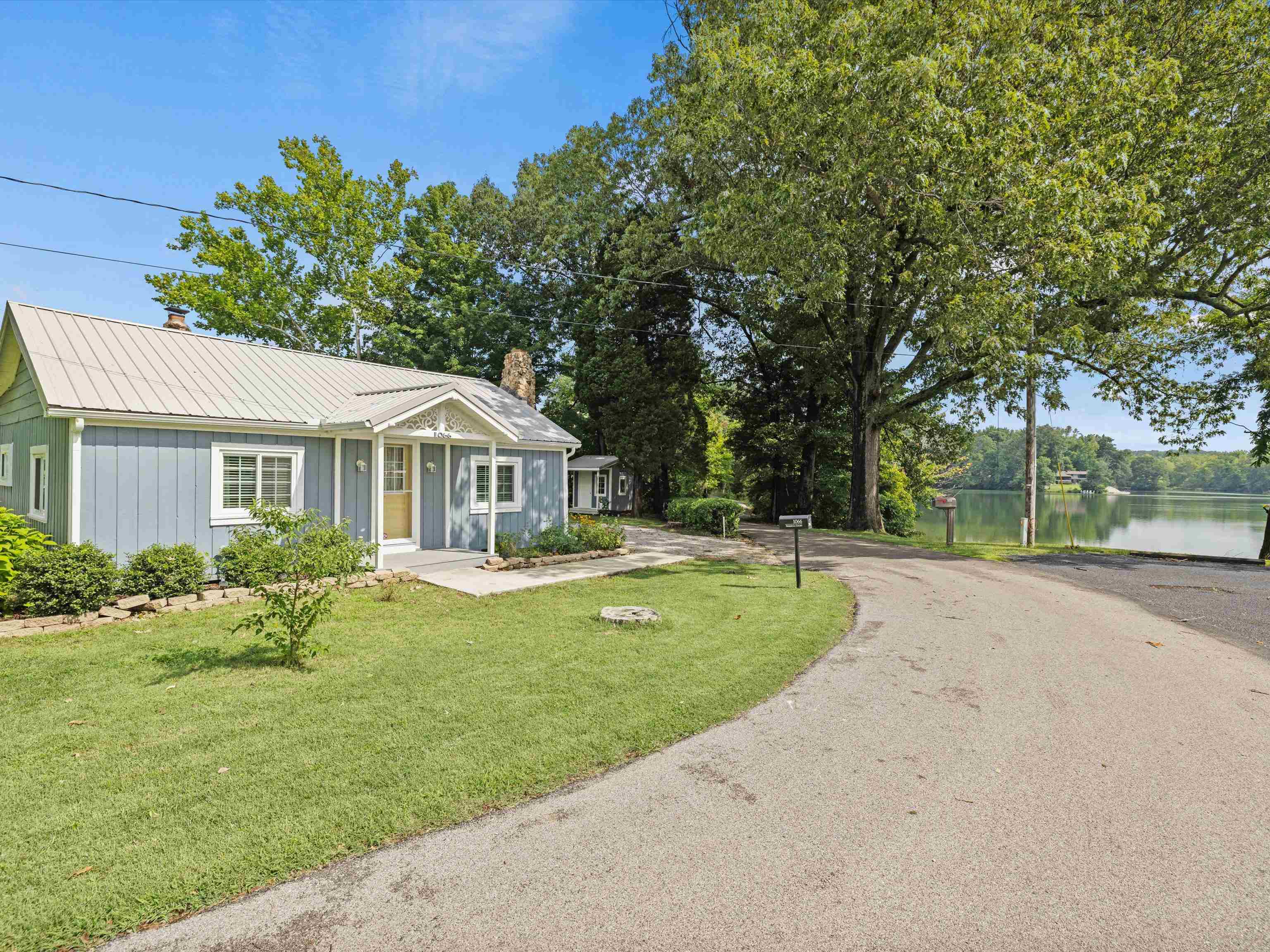 1066 Peninsula Ct, Maceo, Kentucky 42355, 2 Bedrooms Bedrooms, ,1 BathroomBathrooms,Single Family Residence,For Sale,Peninsula Ct,90135