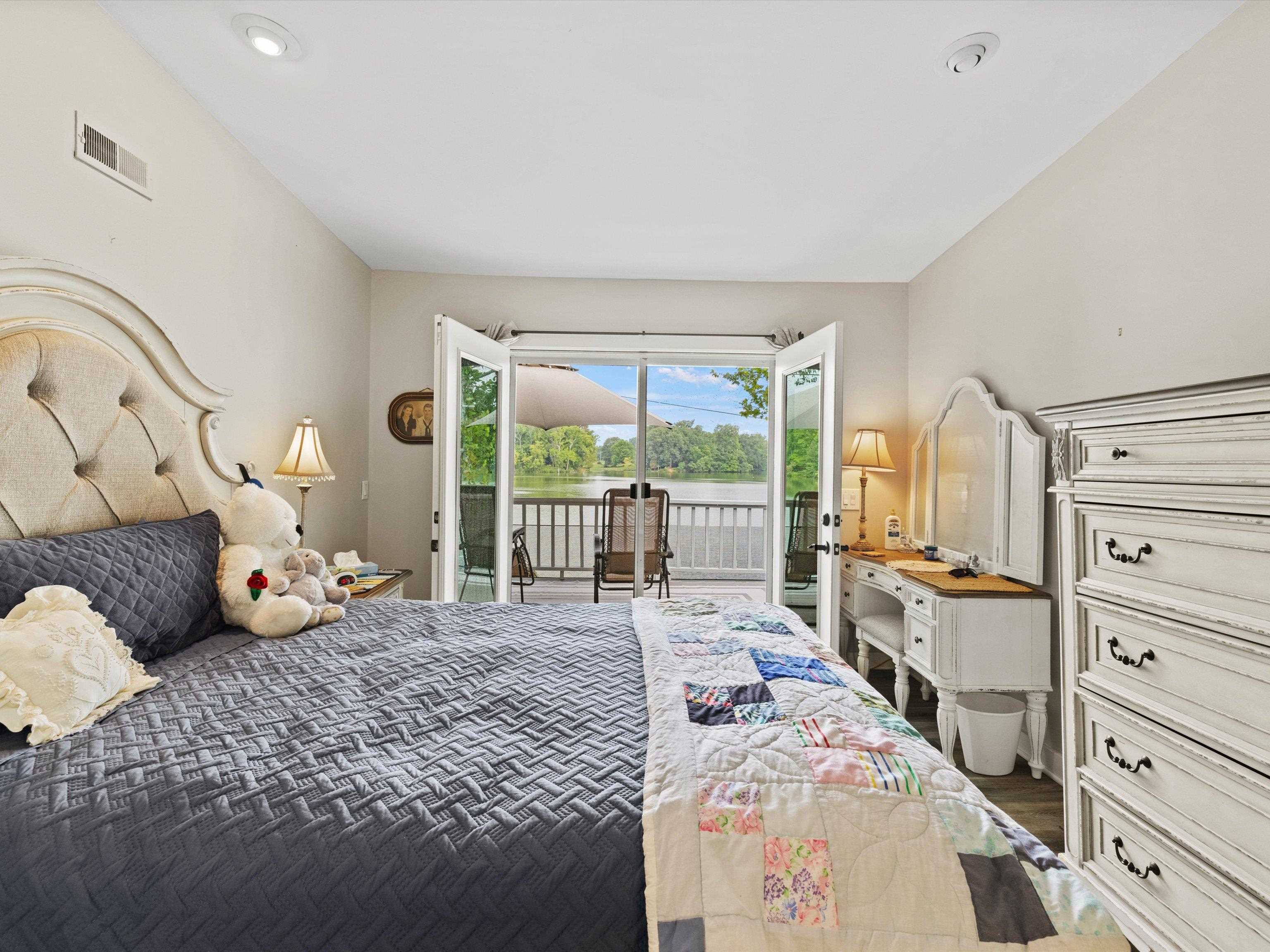 1066 Peninsula Ct, Maceo, Kentucky 42355, 2 Bedrooms Bedrooms, ,1 BathroomBathrooms,Single Family Residence,For Sale,Peninsula Ct,90135